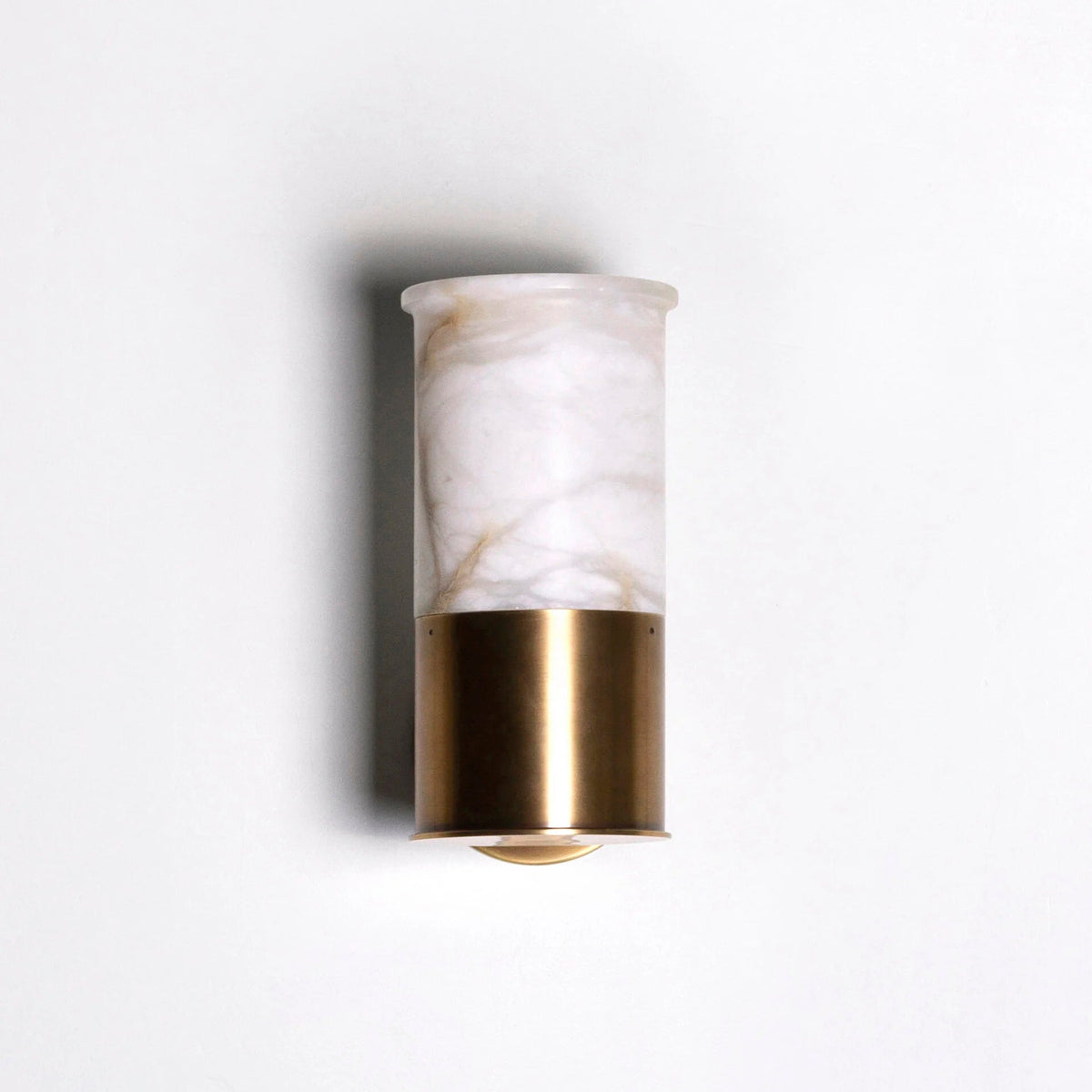 Erato Alabaster Wall Lamp – Modern Brass & Natural Stone Sconce