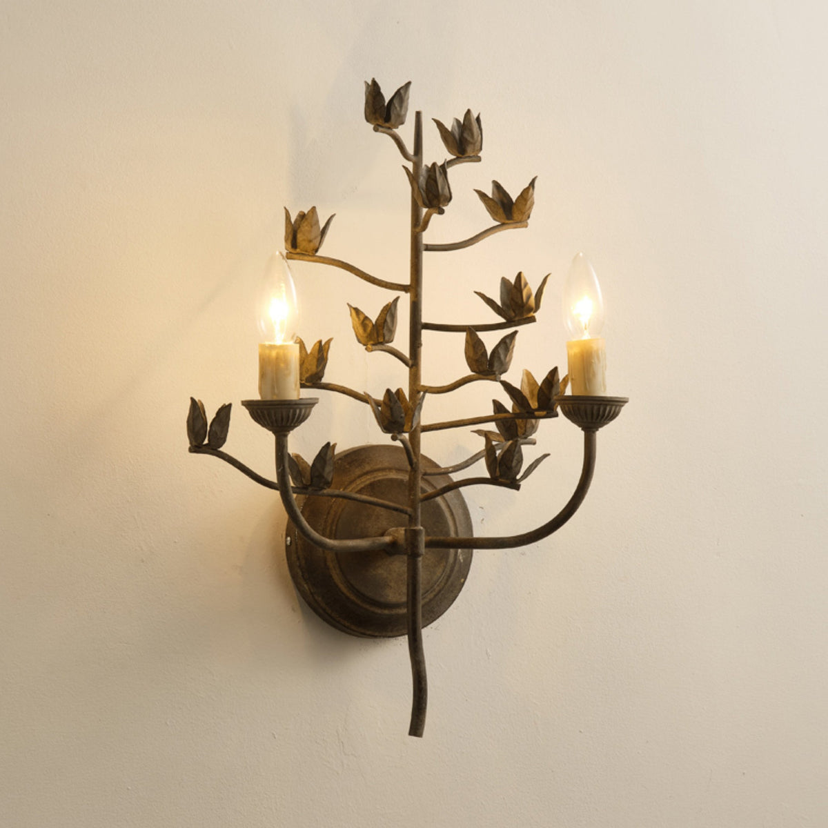Ferroarte Branch Wall Lamp – Rust Iron Botanical Wall Sconce