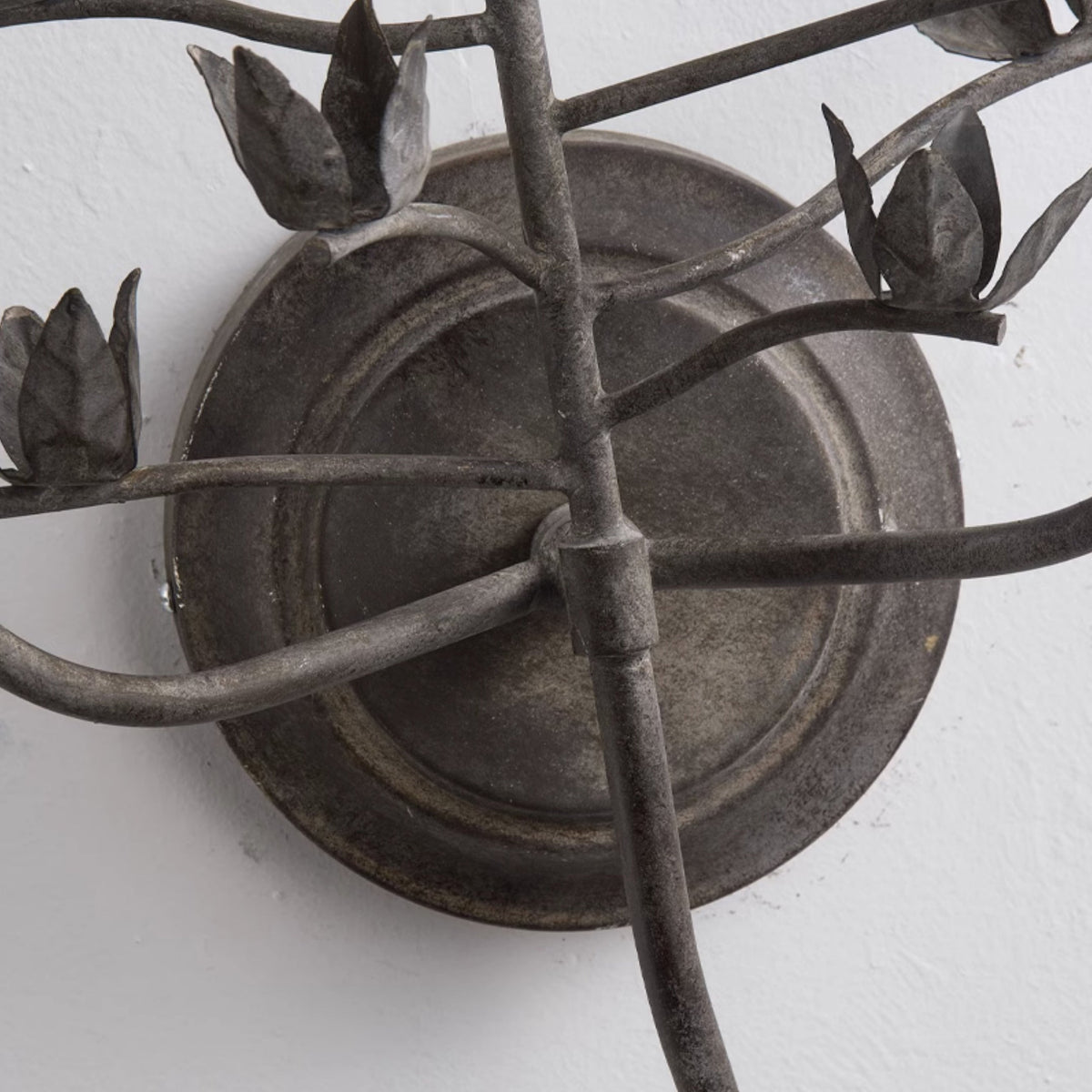 Ferroarte Branch Wall Lamp – Rust Iron Botanical Wall Sconce