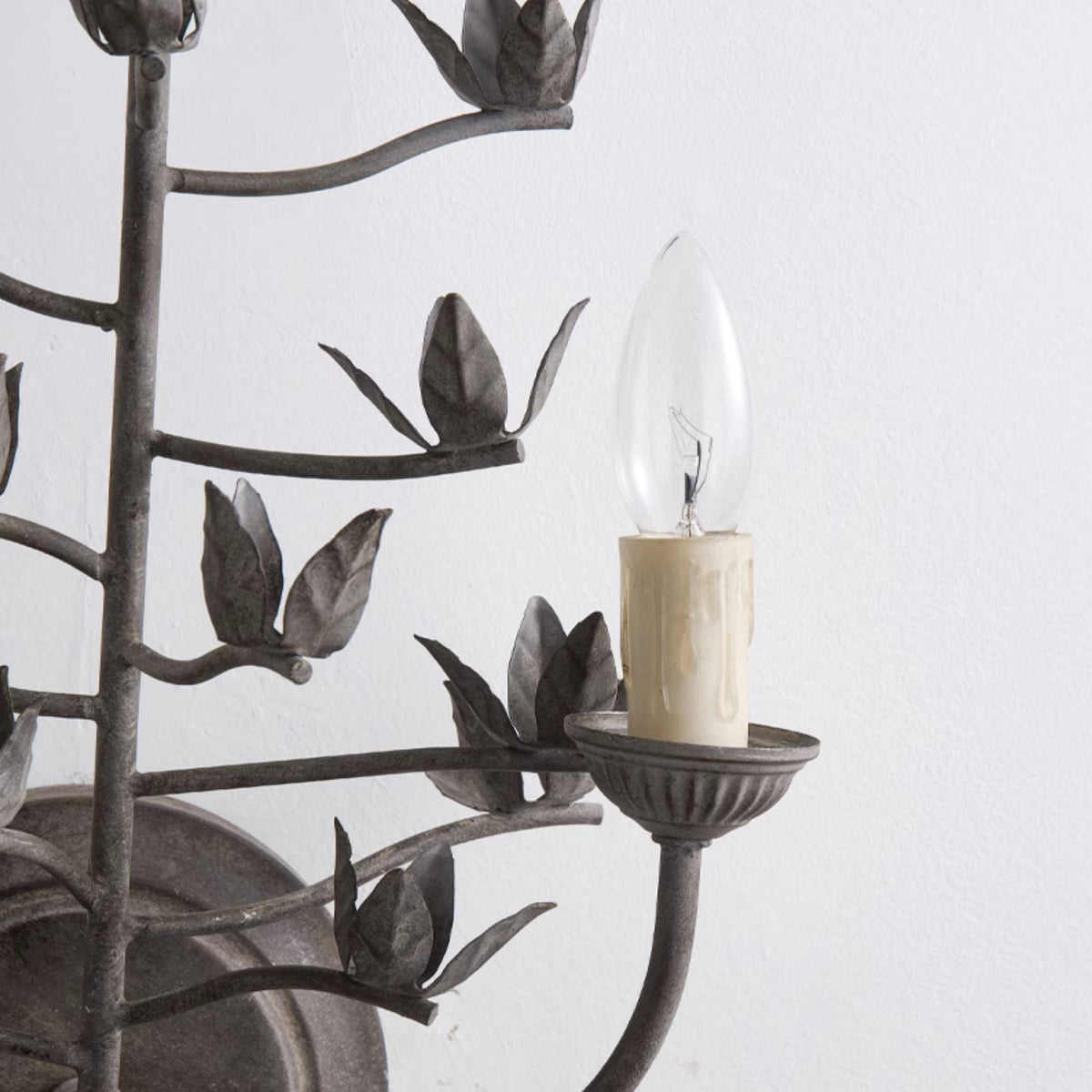 Ferroarte Branch Wall Lamp – Rust Iron Botanical Wall Sconce