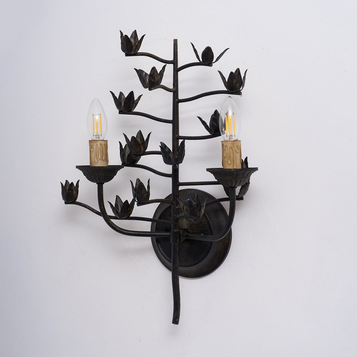 Ferroarte Branch Wall Lamp – Rust Iron Botanical Wall Sconce