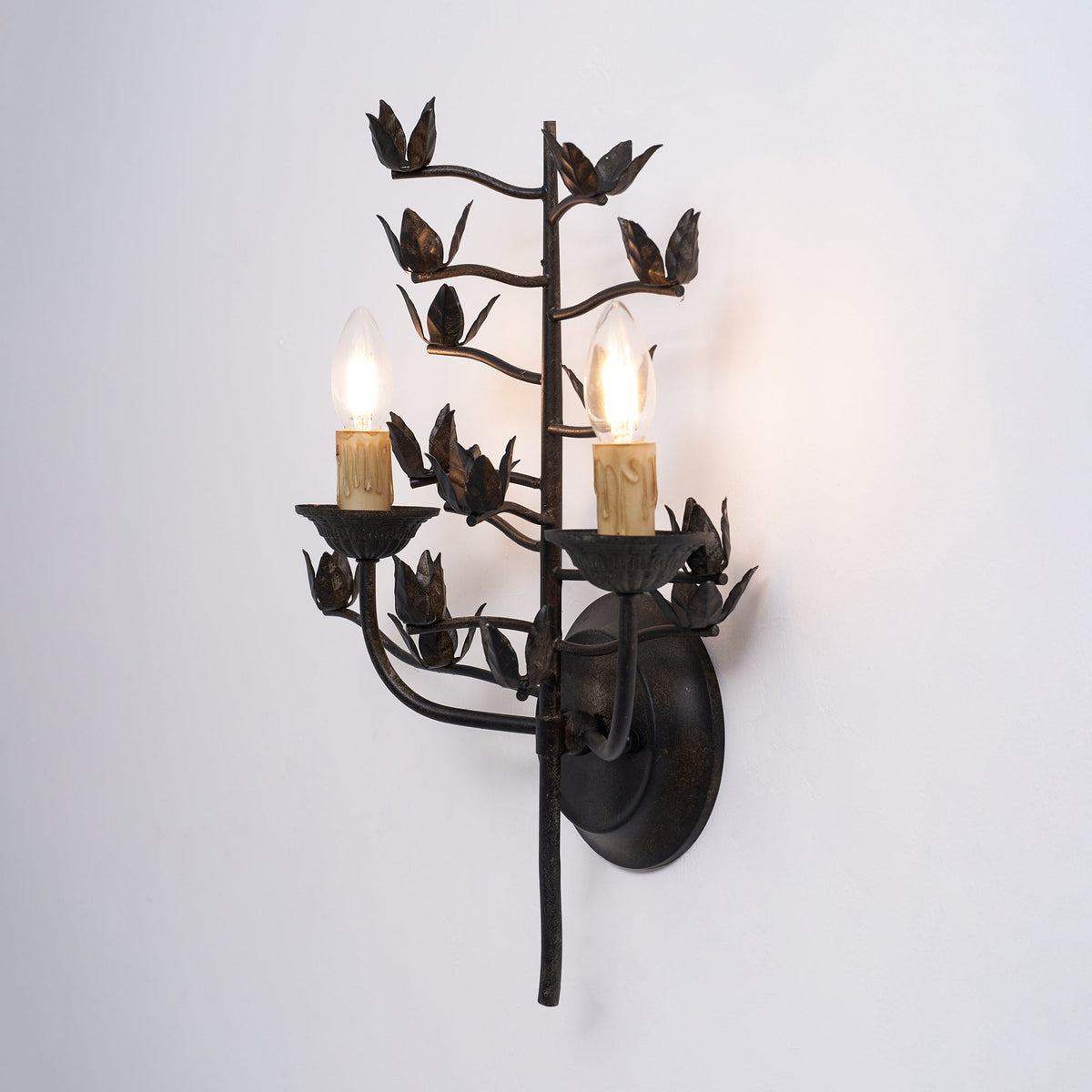 Ferroarte Branch Wall Lamp – Rust Iron Botanical Wall Sconce