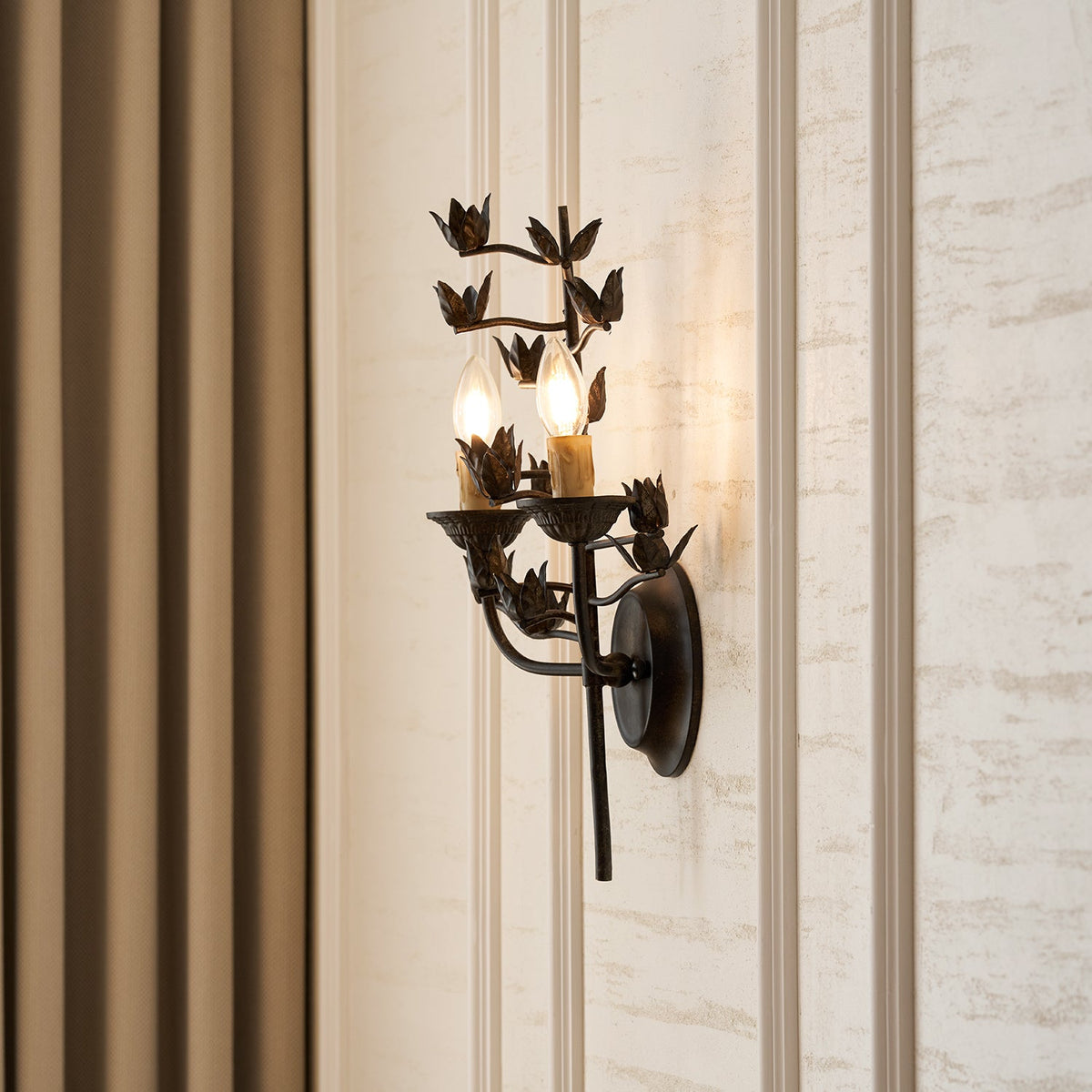 Ferroarte Branch Wall Lamp – Rust Iron Botanical Wall Sconce
