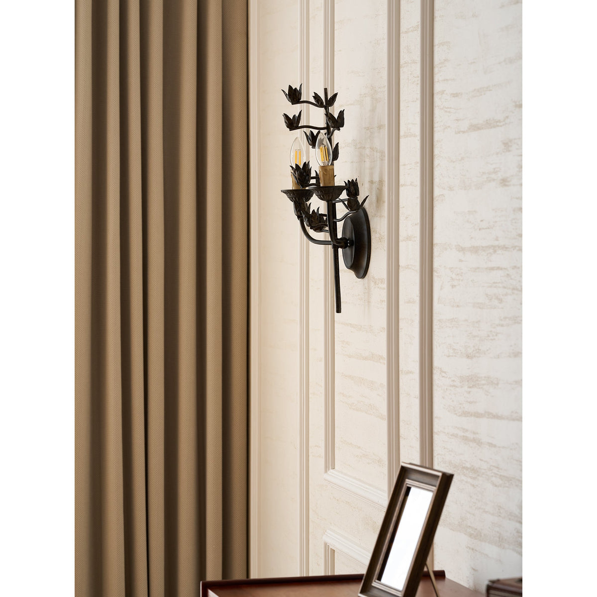 Ferroarte Branch Wall Lamp – Rust Iron Botanical Wall Sconce