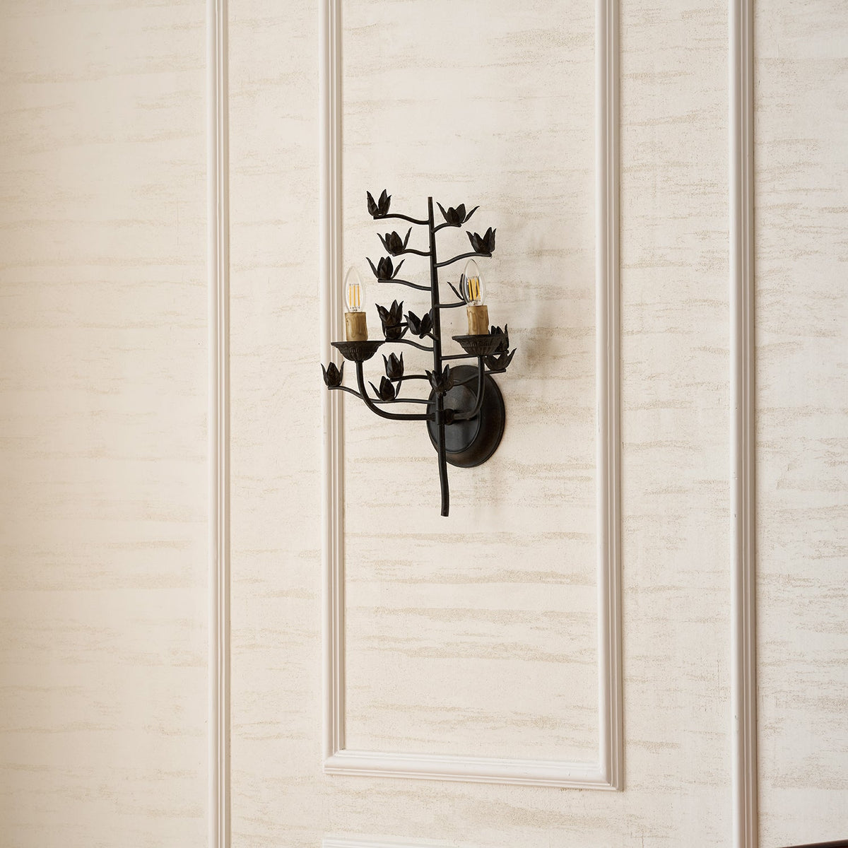 Ferroarte Branch Wall Lamp – Rust Iron Botanical Wall Sconce