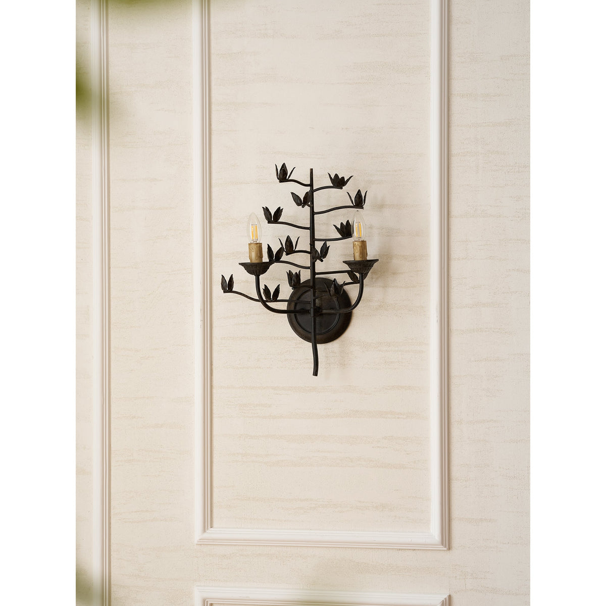 Ferroarte Branch Wall Lamp – Rust Iron Botanical Wall Sconce