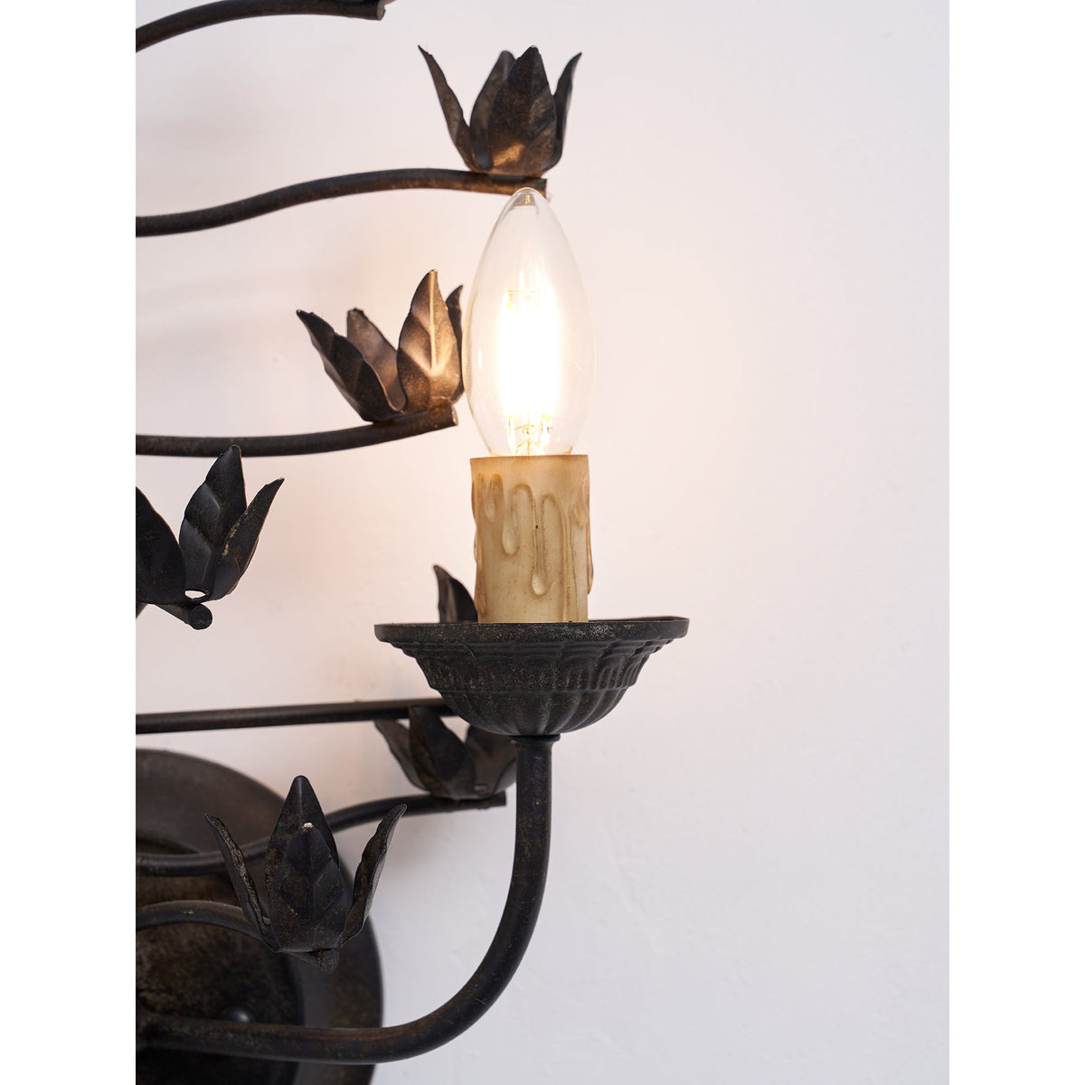 Ferroarte Branch Wall Lamp – Rust Iron Botanical Wall Sconce