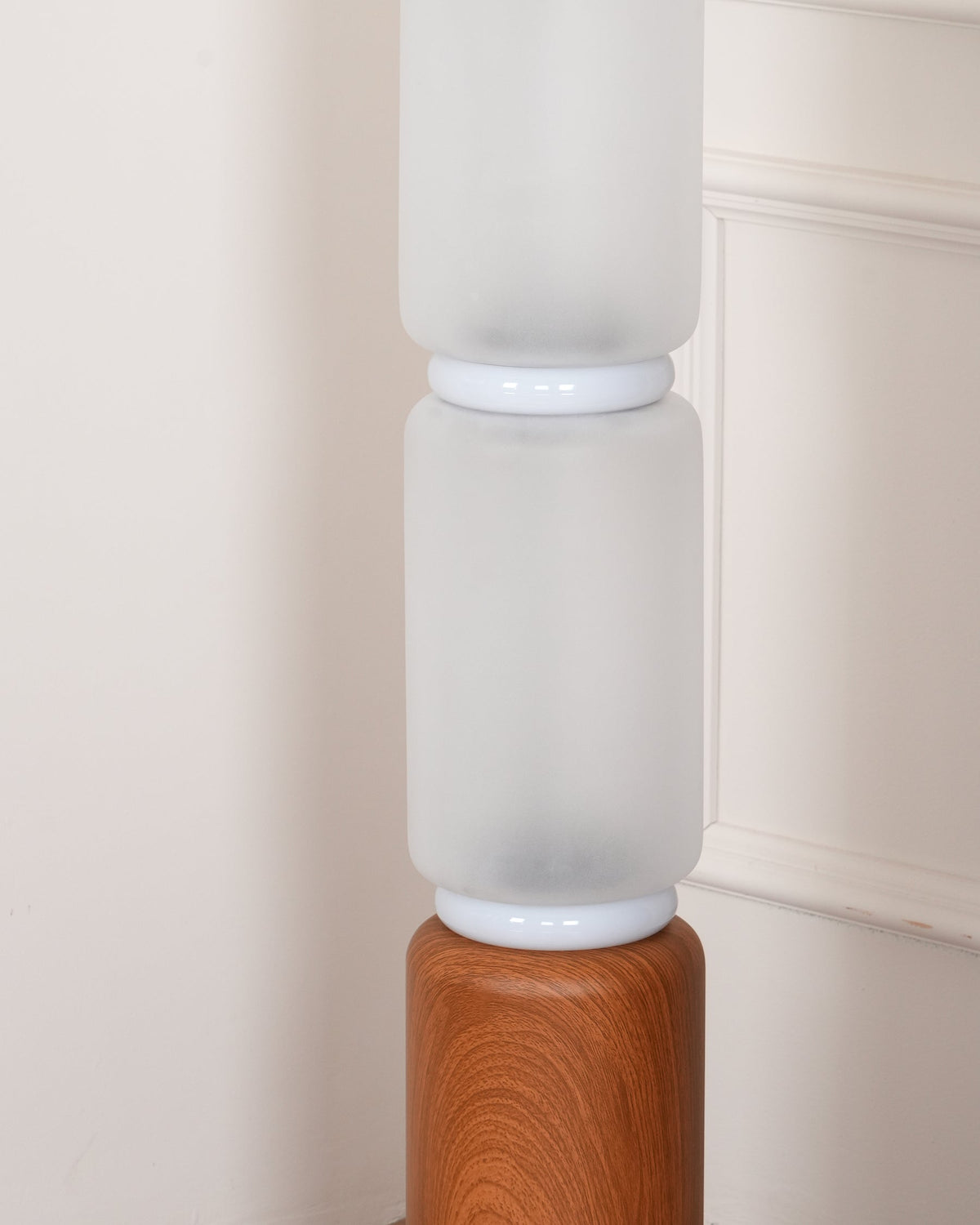 Ficupala Floor Lamp – Postmodern Art Deco Wood Grain Glass Standing Light