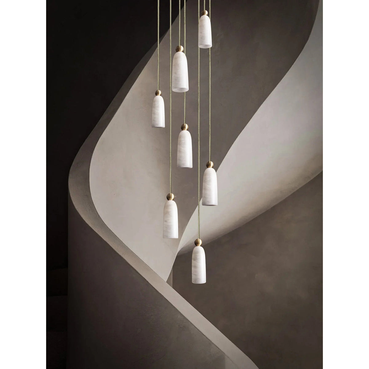 Figure Alabaster Pendant Lamp – Minimalist Brass & Natural Stone Hanging Light