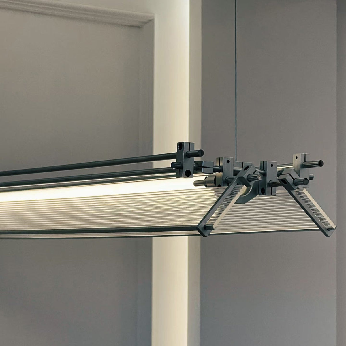 Filtro LED Pendant Lamp – Minimalist Linear Glass & Aluminum Hanging Light