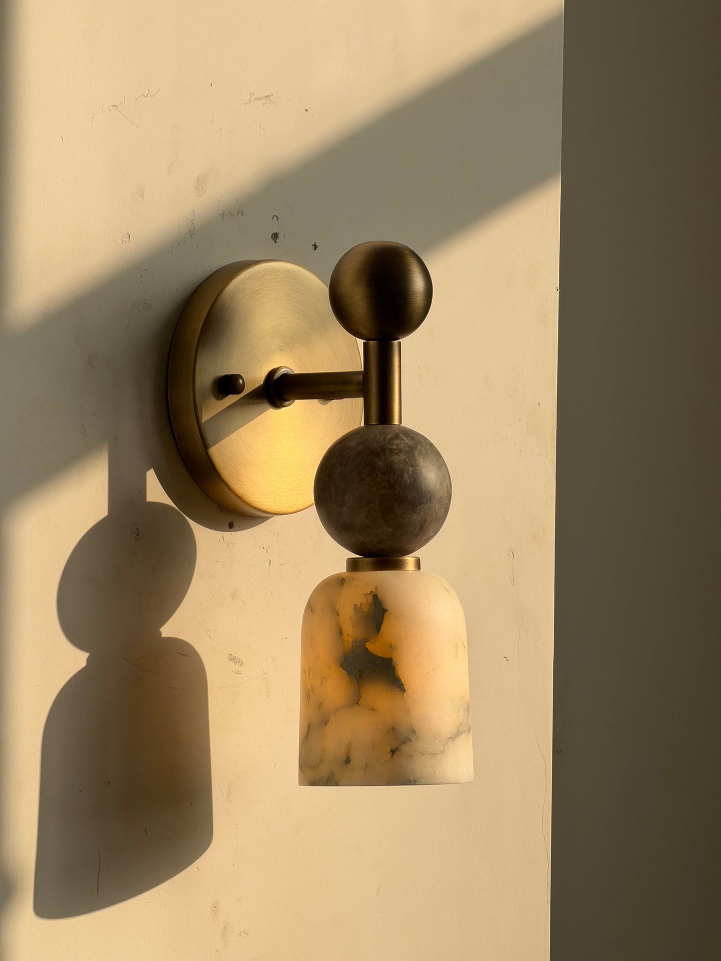 Flume Alabaster Wall Lamp - Vintage-Inspired Brass & Marble Sconce