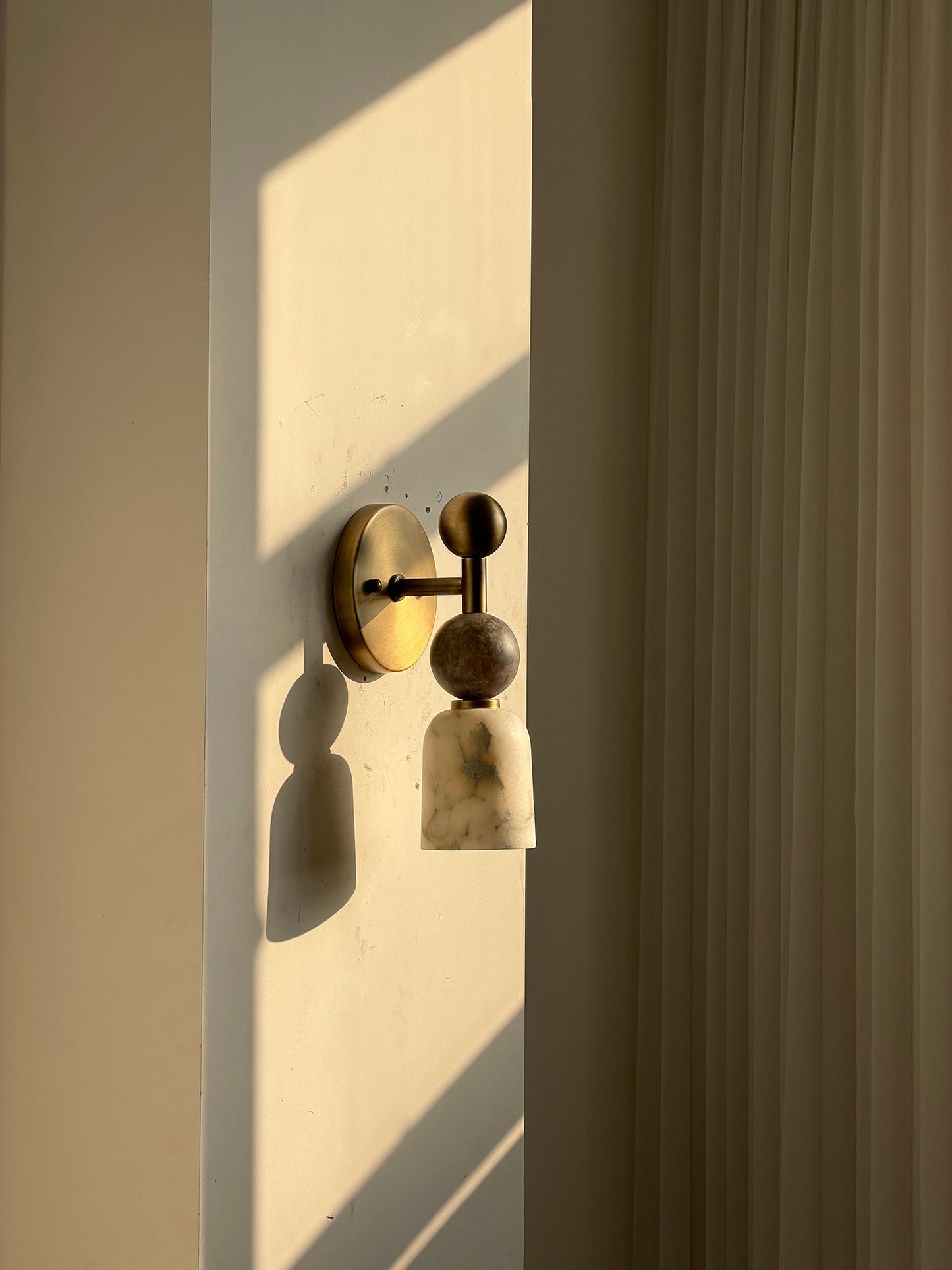 Flume Alabaster Wall Lamp - Vintage-Inspired Brass & Marble Sconce