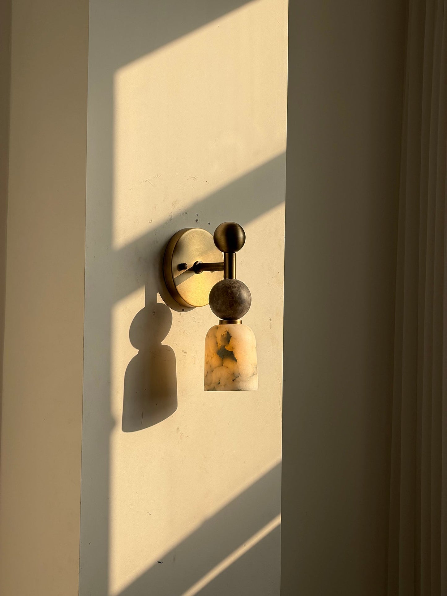 Flume Alabaster Wall Lamp - Vintage-Inspired Brass & Marble Sconce