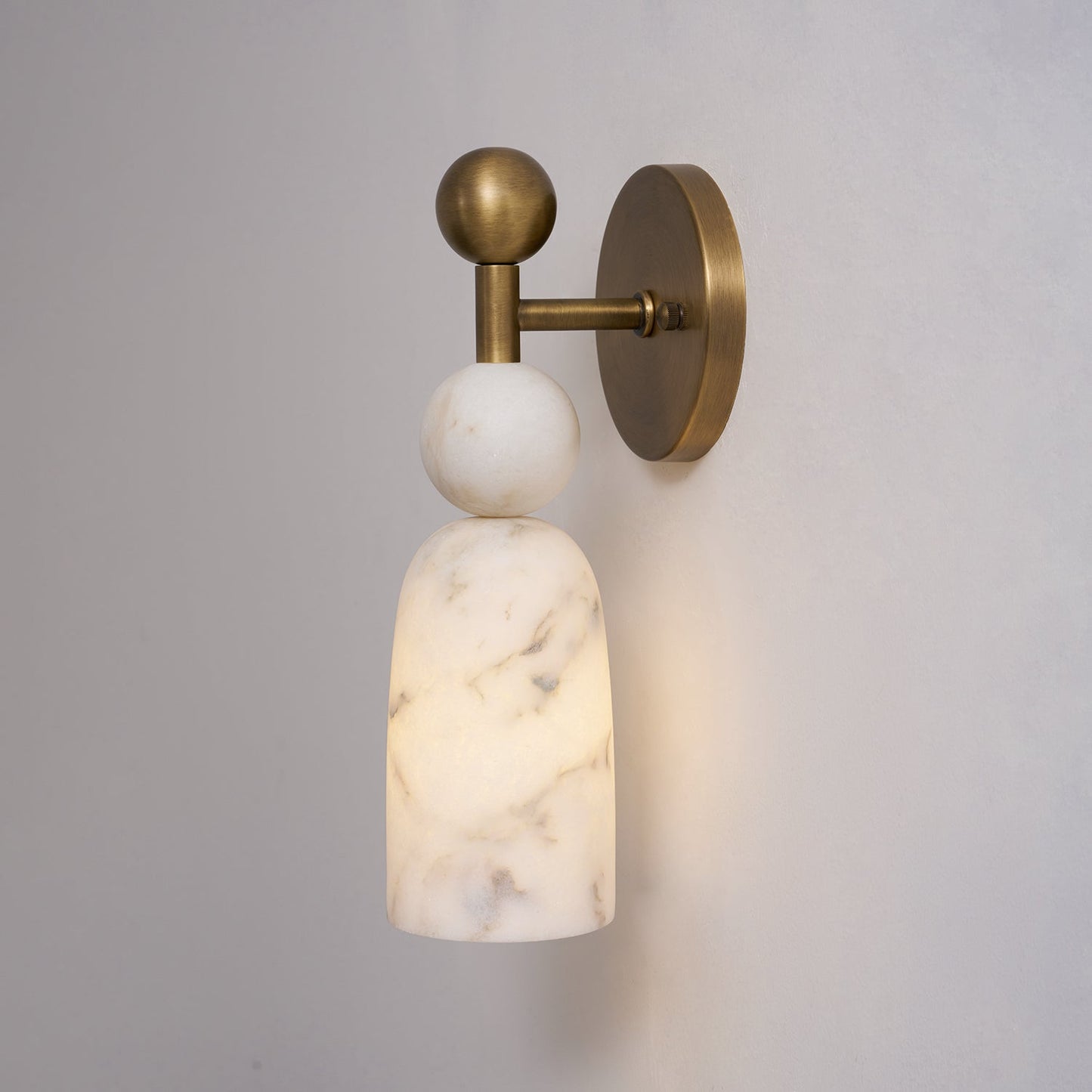 Flume Alabaster Wall Lamp - Vintage-Inspired Brass & Marble Sconce