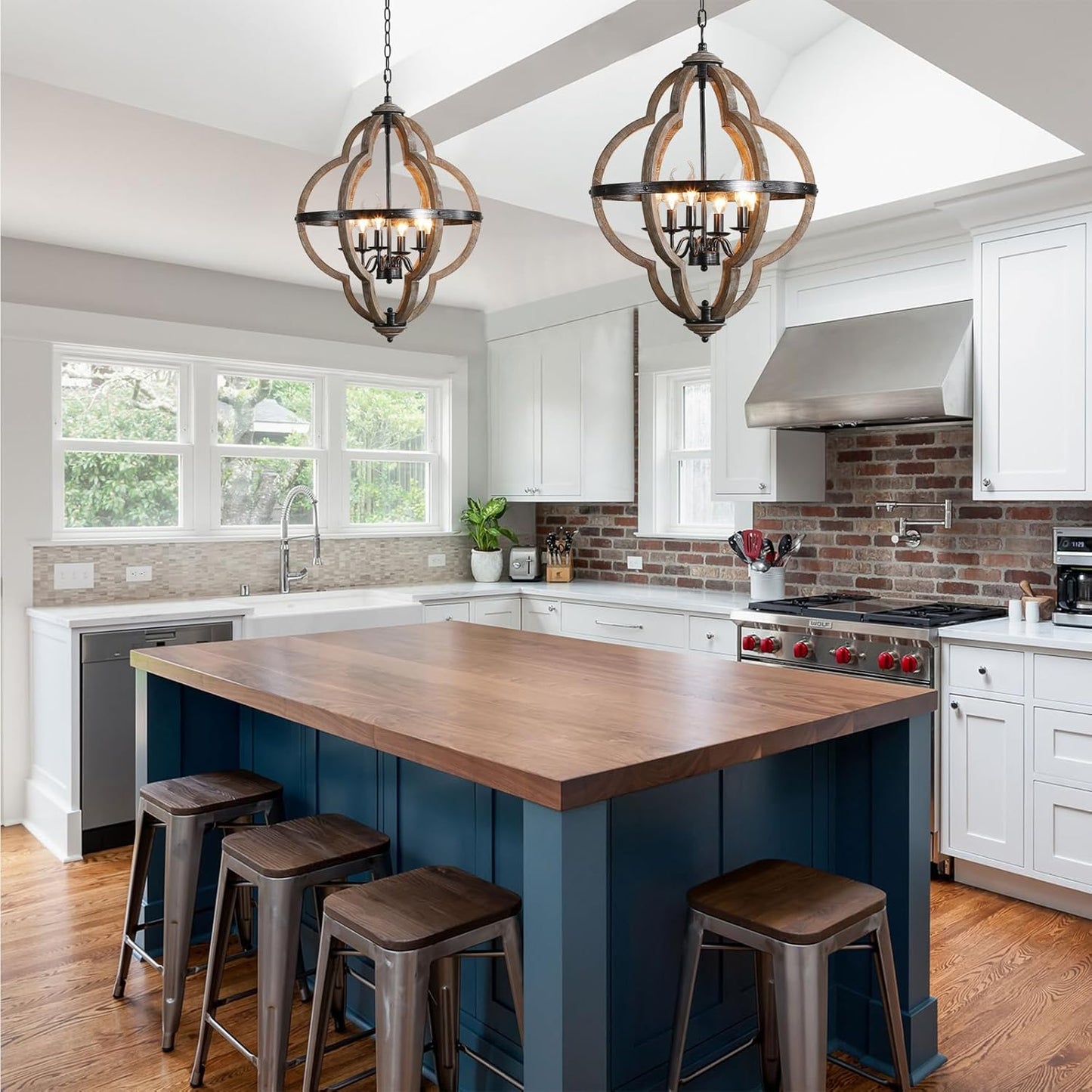 Freemont Wood Pendant Lamp - Farmhouse Clover Open Frame Wood Chandelier