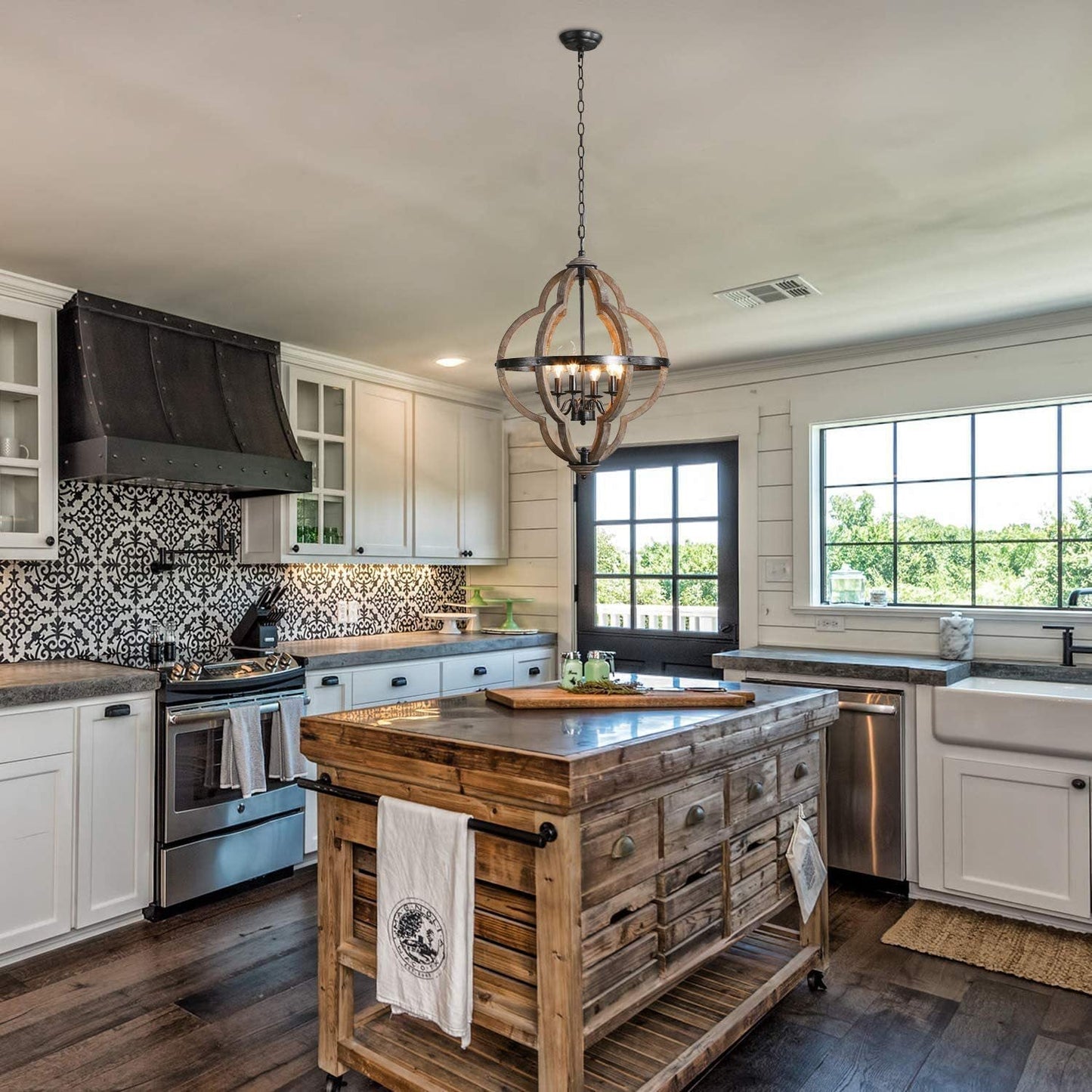 Freemont Wood Pendant Lamp - Farmhouse Clover Open Frame Wood Chandelier