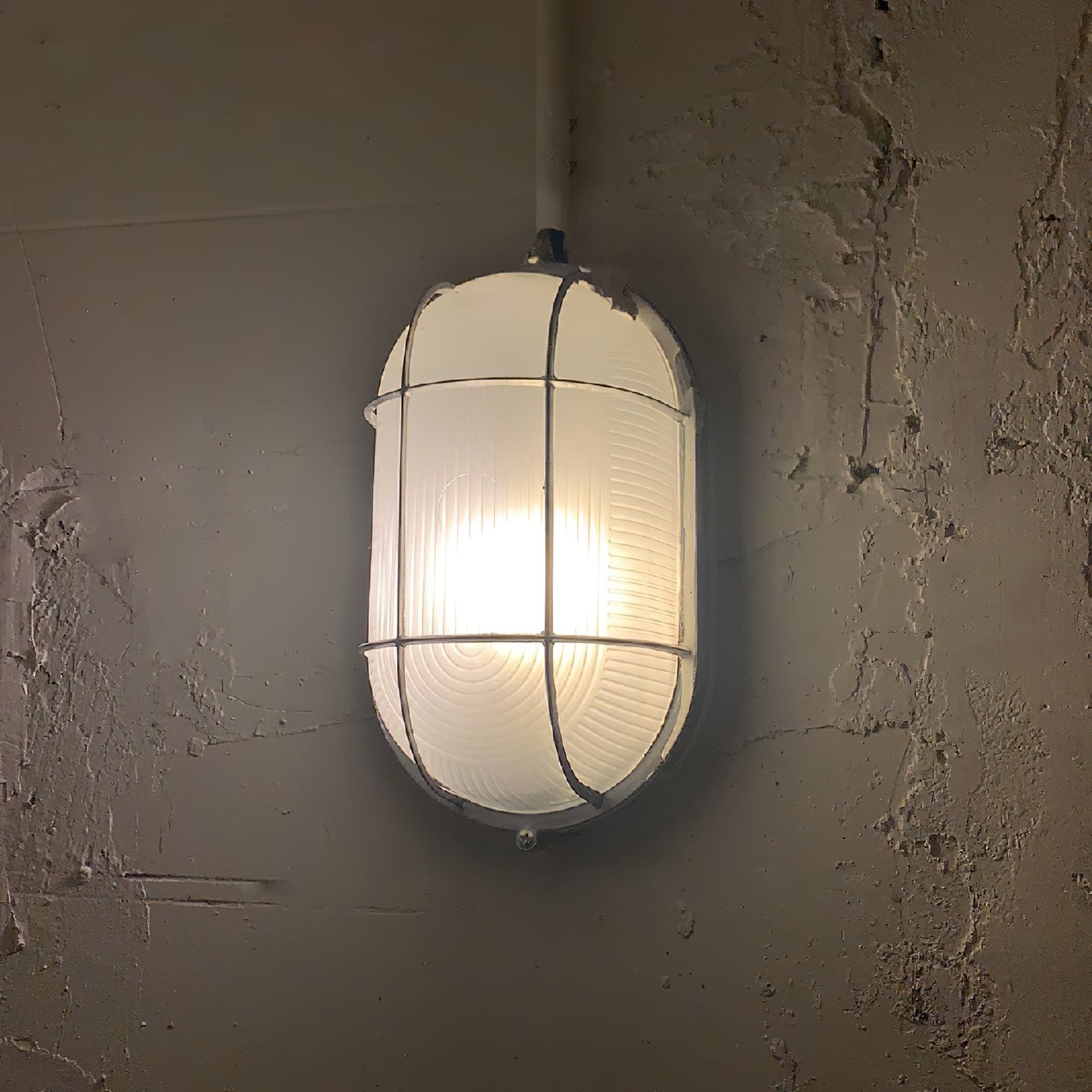 Garden Trading Chatham Outdoor Sconce - Weatherproof Aluminum & Frosted Glass Bulkhead Wall Light