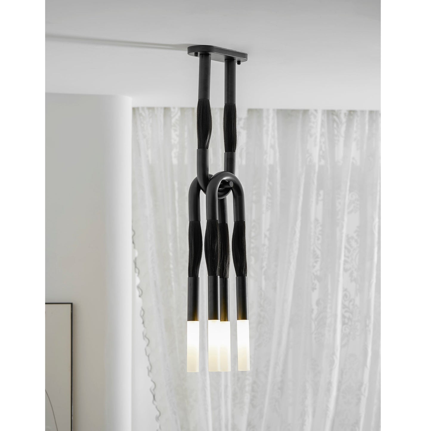 Head Antonia Pendant Lamp - Avant-Garde Faux Horsehair & Iron Pendan