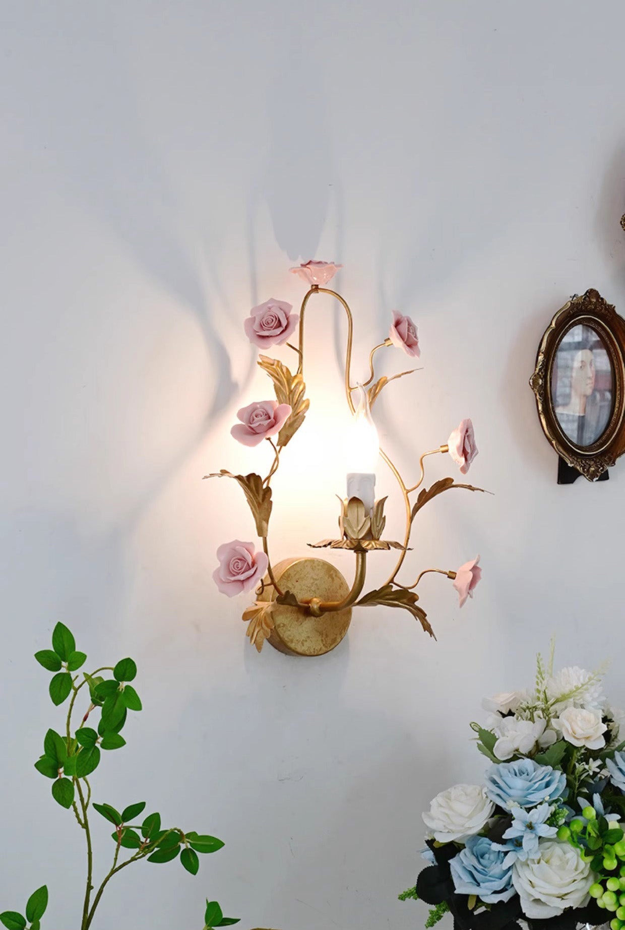 Heritage Floral Wall Lamp - Modern Ceramic & Brass Floral Sconce | Artistic Vanity Light