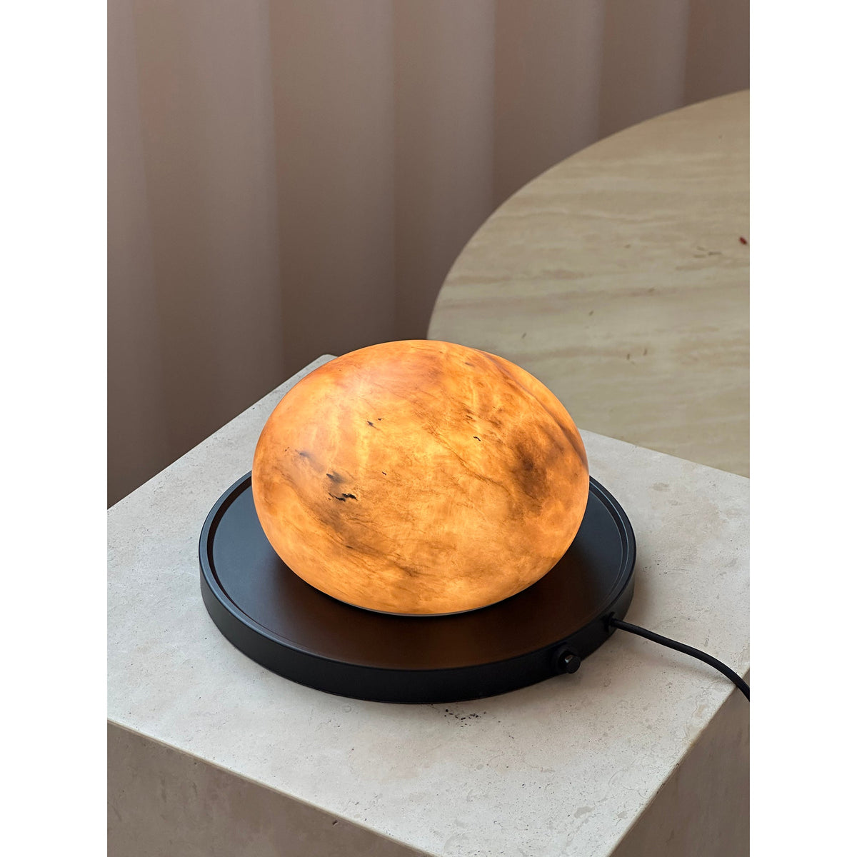 Bolita Alabaster Table Lamp – Low-Profile Spanish Alabaster & Metal Accent Light