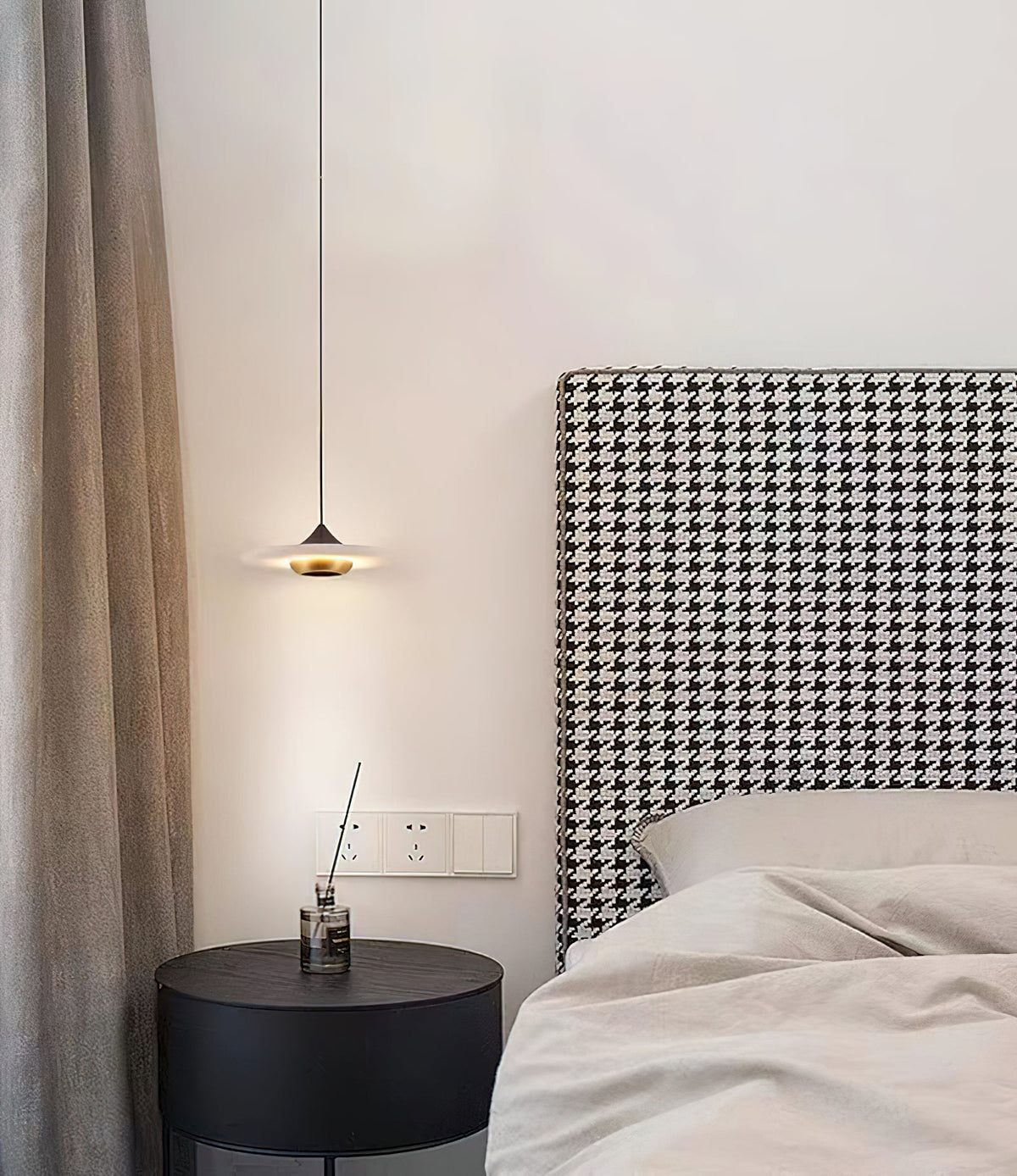 Ipno LED Alabaster Pendant Light - Sleek Aluminum & Natural Spanish Alabaster Disc Pendant