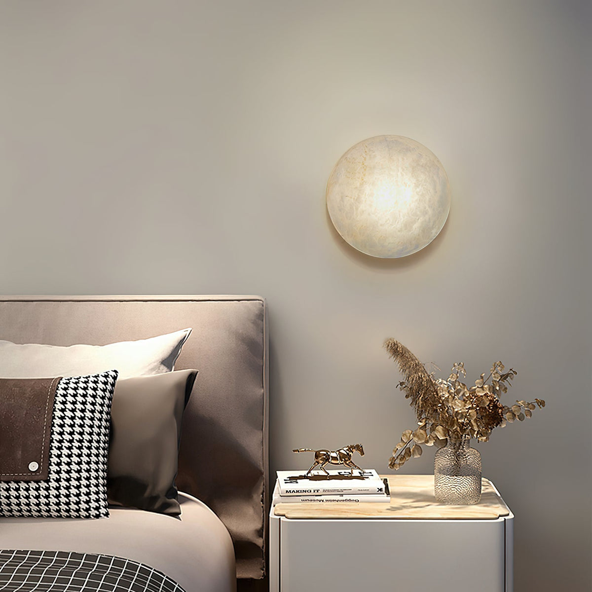 Iveala Single Alabaster Wall Lamp - Natural Spanish Alabaster Circle & Antique Brass LED Sconce