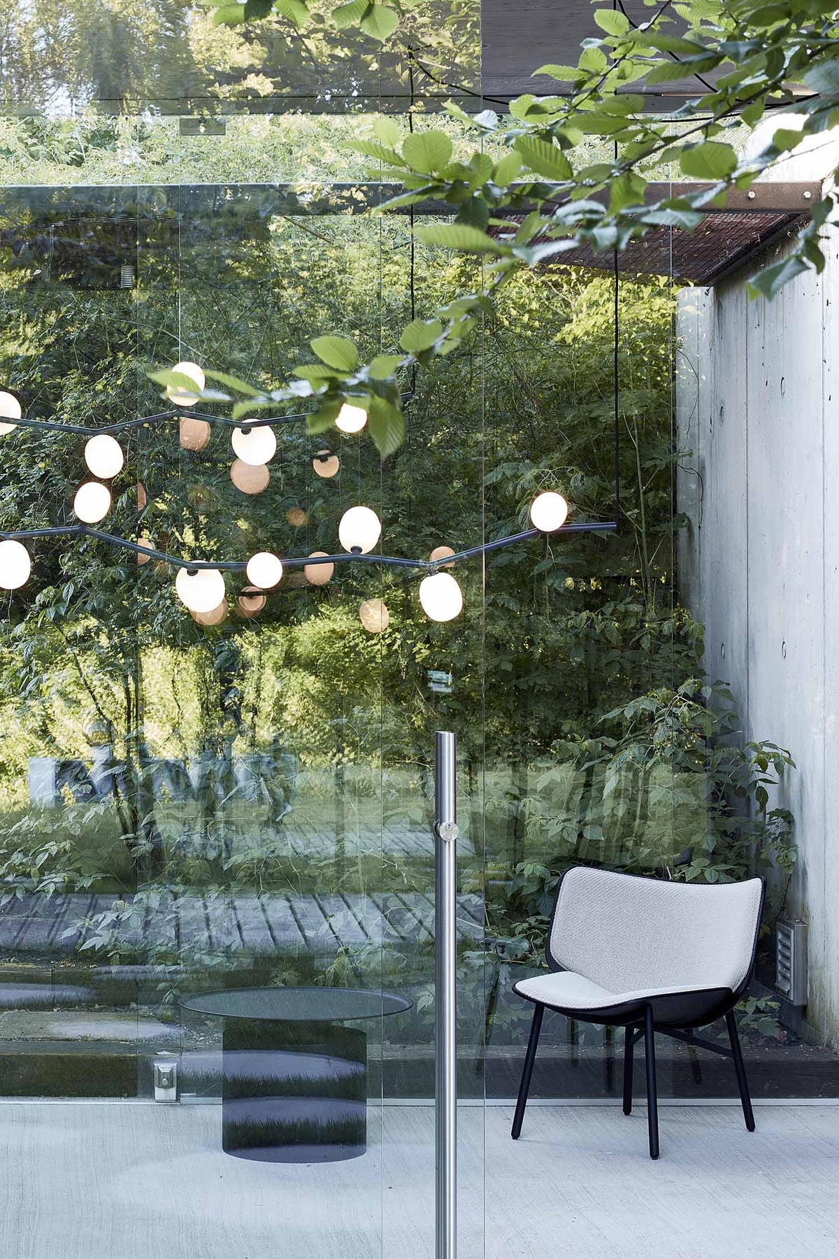 Matteo Horizontal Pendant Lamp - Nature-Inspired Modular Glass Globe Linear Light