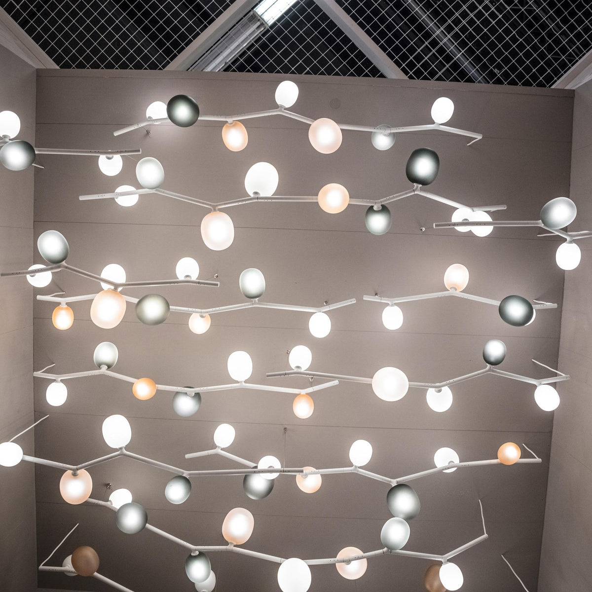 Matteo Horizontal Pendant Lamp - Nature-Inspired Modular Glass Globe Linear Light