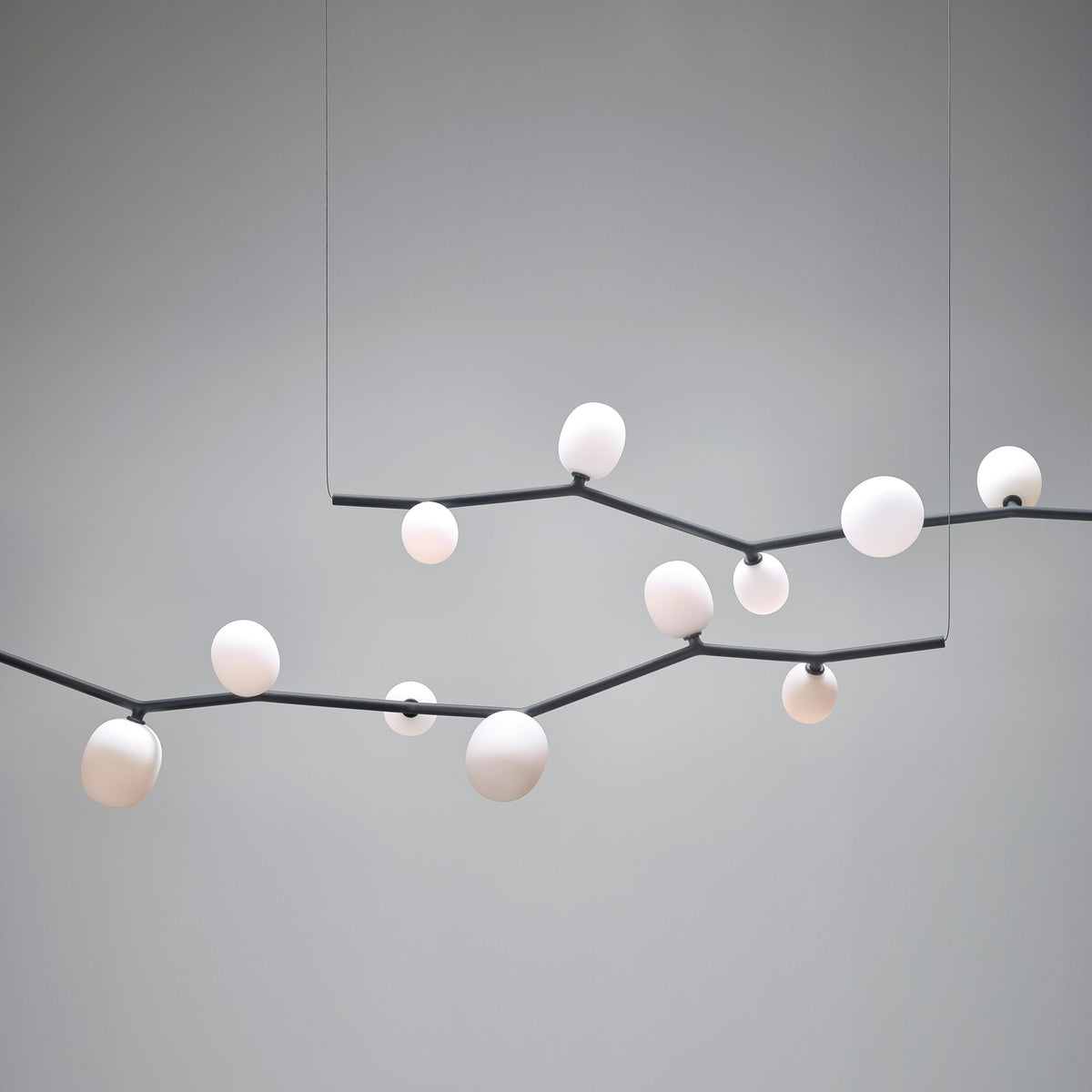 Matteo Horizontal Pendant Lamp - Nature-Inspired Modular Glass Globe Linear Light