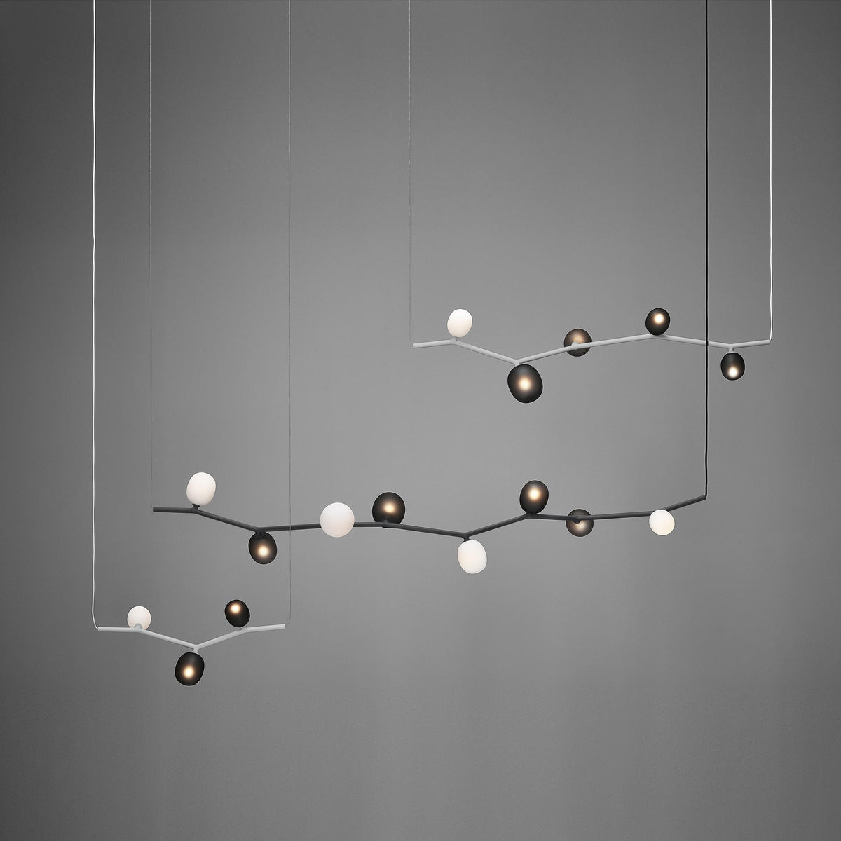 Matteo Horizontal Pendant Lamp - Nature-Inspired Modular Glass Globe Linear Light