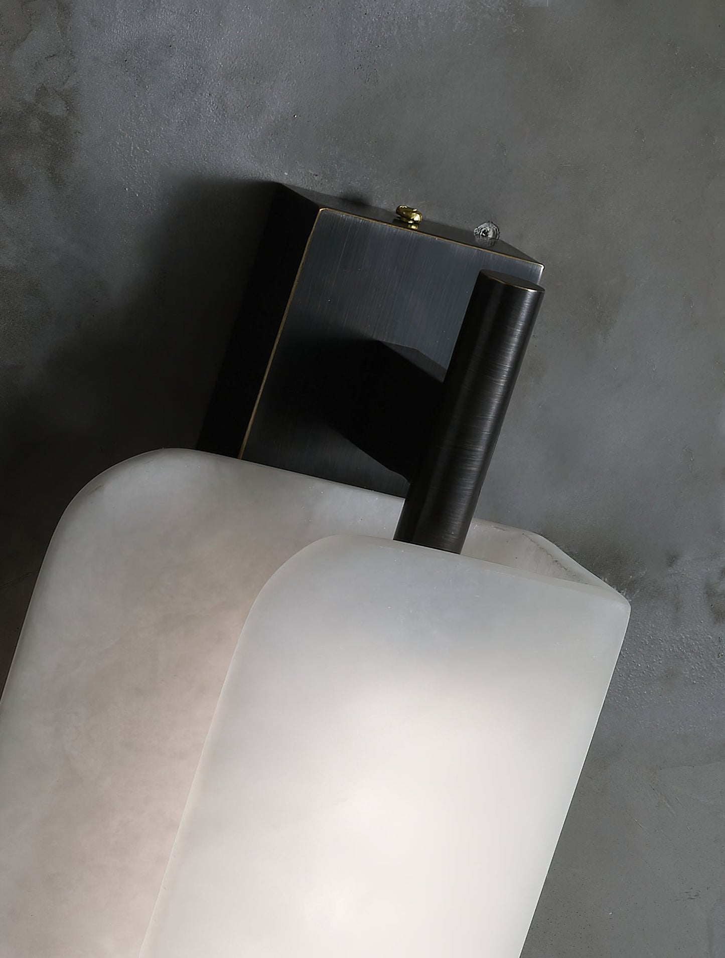 Kinkairo Alabaster Wall Lamp - Fluted Spanish Alabaster & Brass Sconce