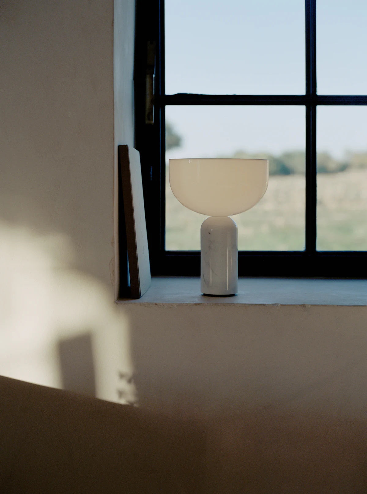 Kizu Table Lamp (Cordless) - Rechargeable Marble & Acrylic Lamp | Italian Palazzo Style