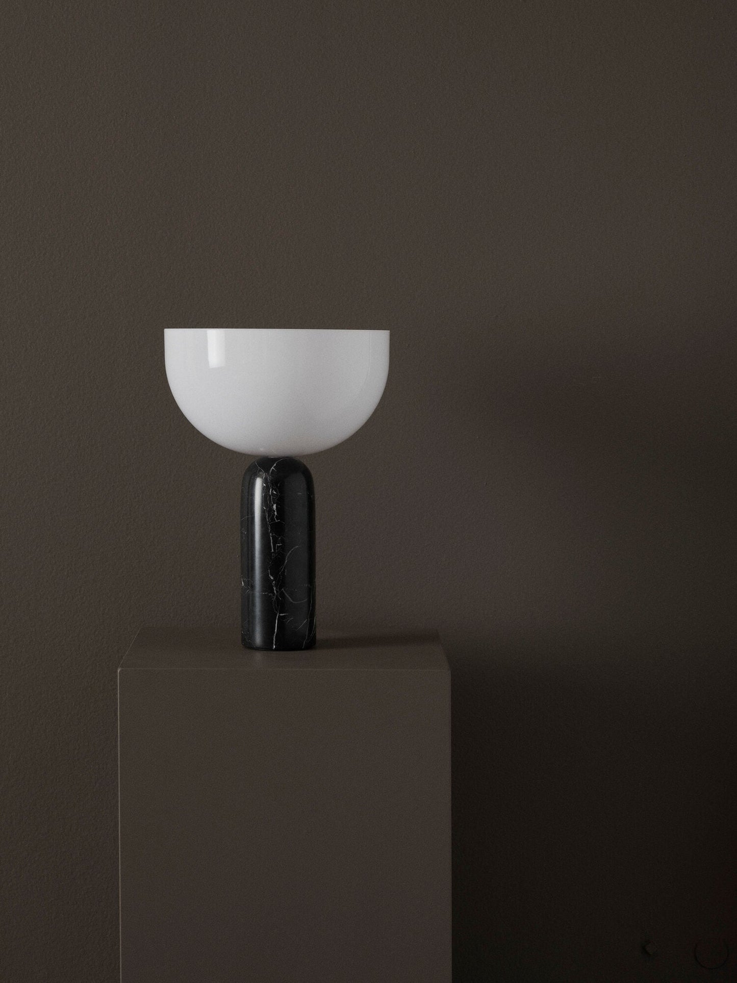 Kizu Table Lamp (Cordless) - Rechargeable Marble & Acrylic Lamp | Italian Palazzo Style