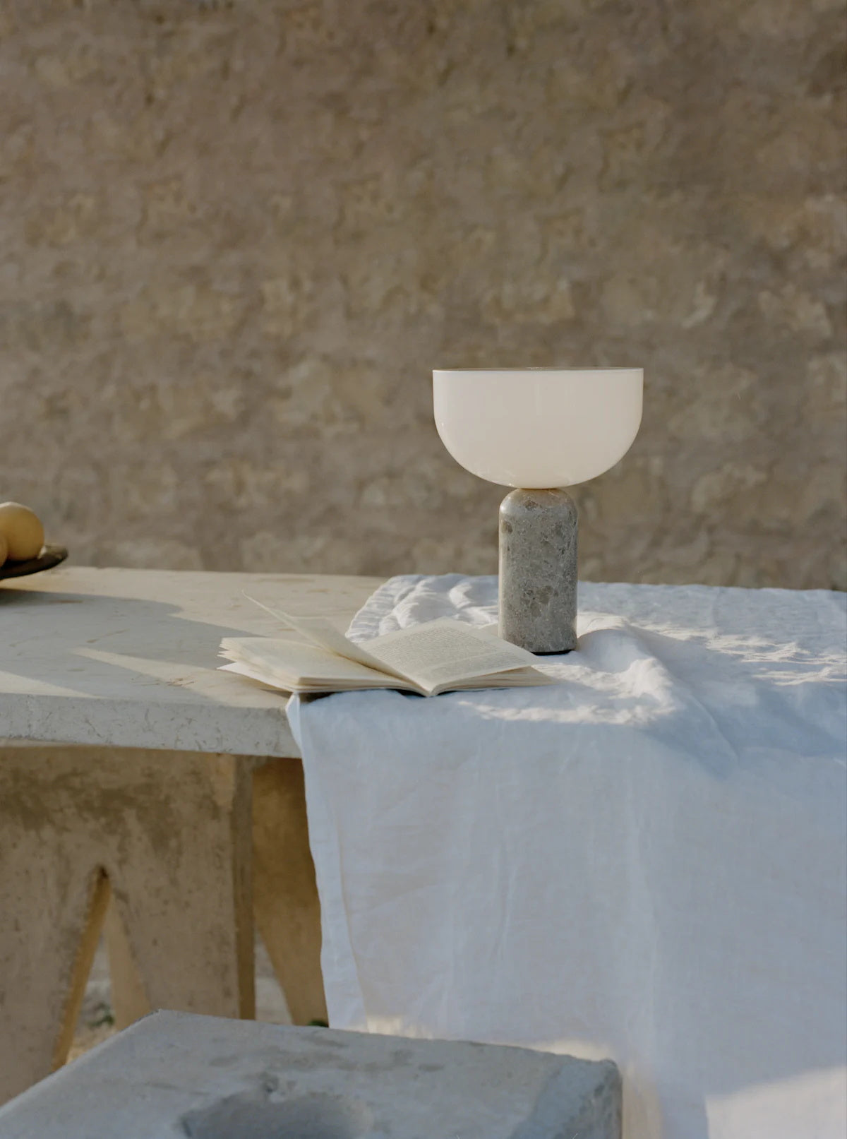 Kizu Table Lamp (Cordless) - Rechargeable Marble & Acrylic Lamp | Italian Palazzo Style