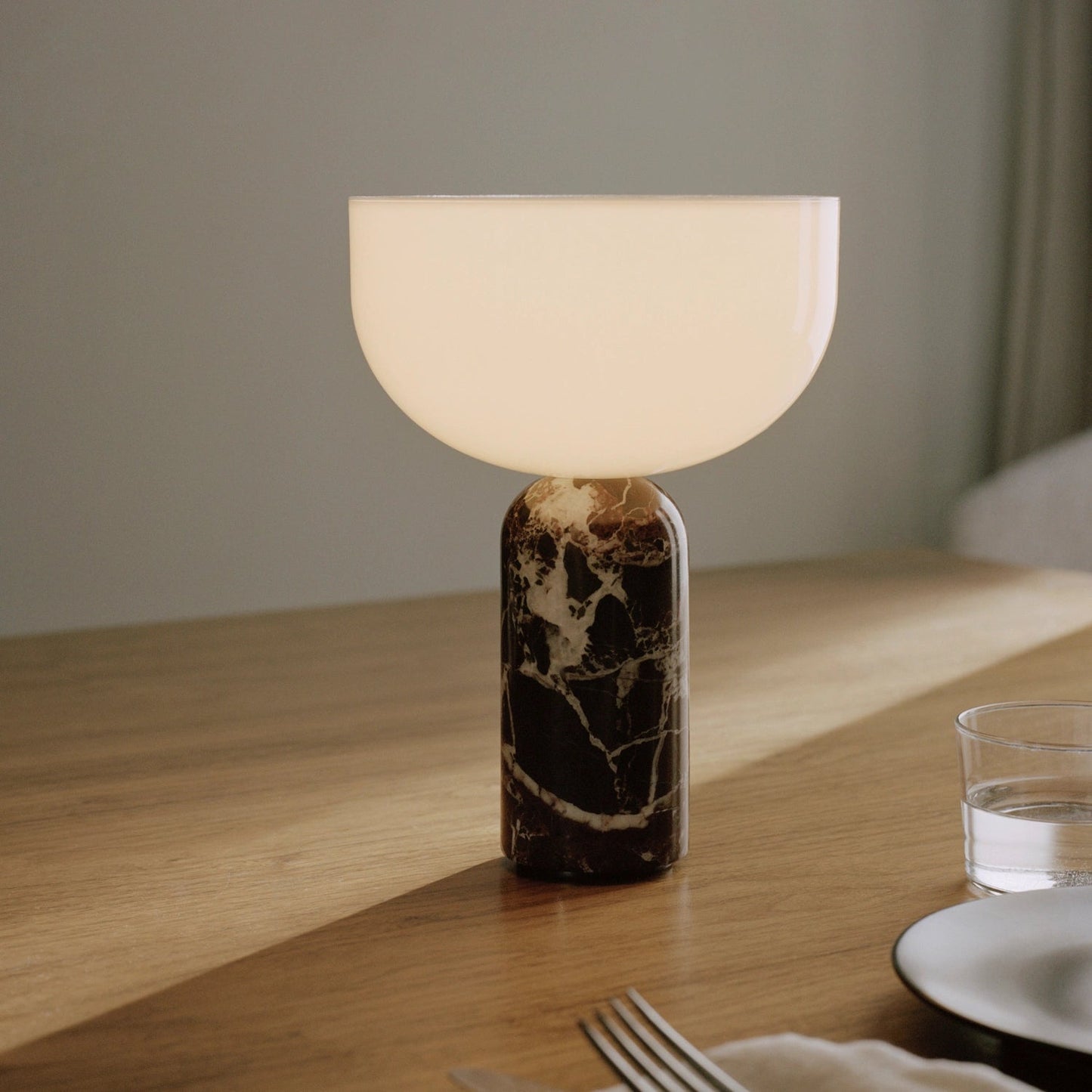 Kizu Table Lamp (Cordless) - Rechargeable Marble & Acrylic Lamp | Italian Palazzo Style