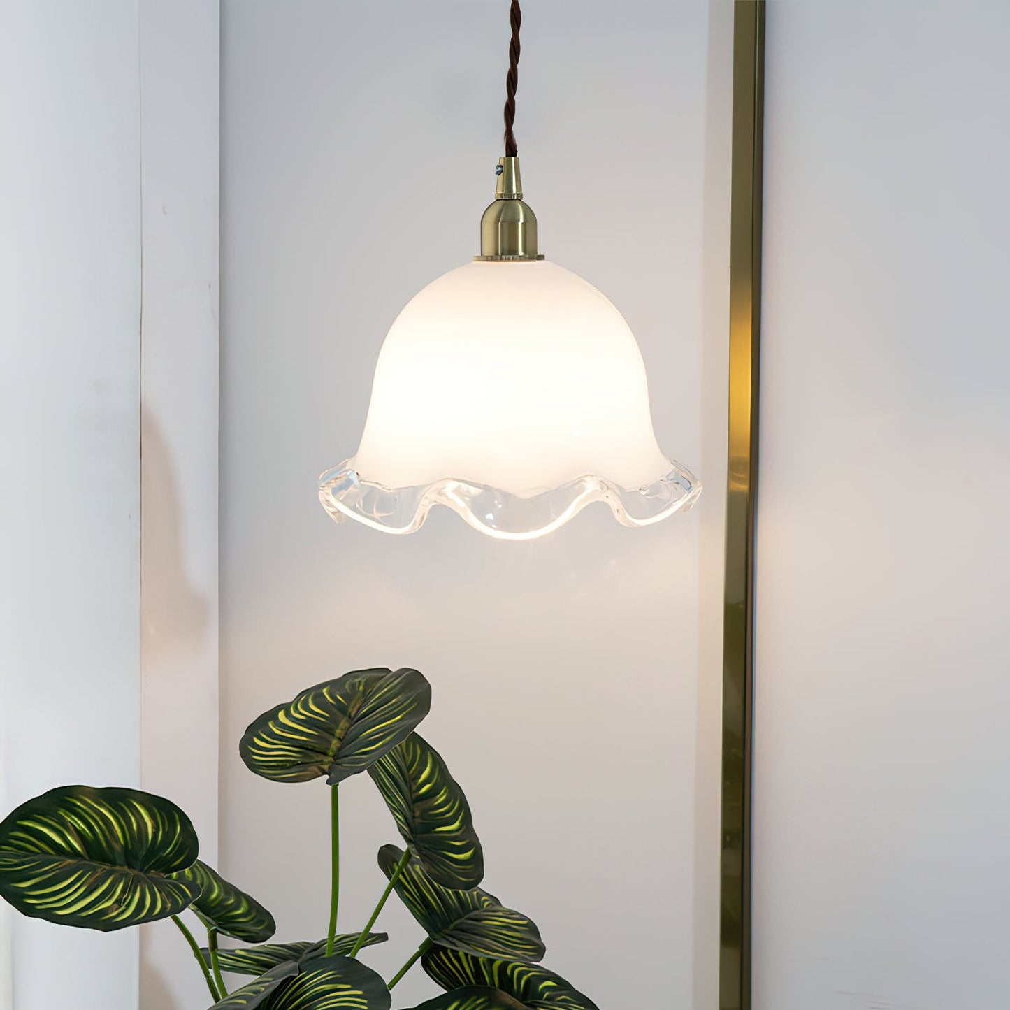 Komans Pendant Lamp - Handcrafted Floral Glass Pendant | Modern Luxury Sconce