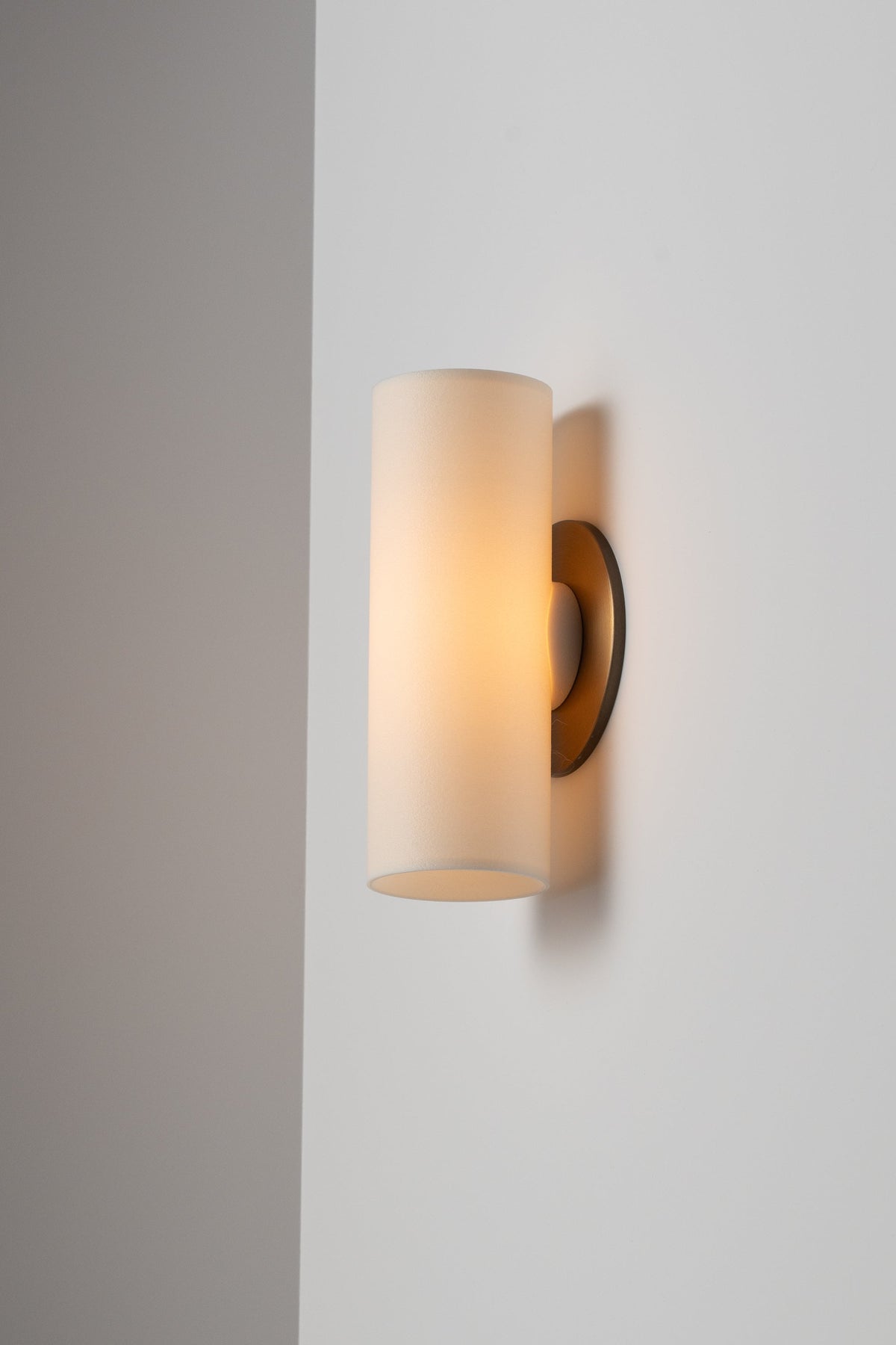 Loir Wall Lamp - Brushed Black Brass & Polymer Geometric Sconce