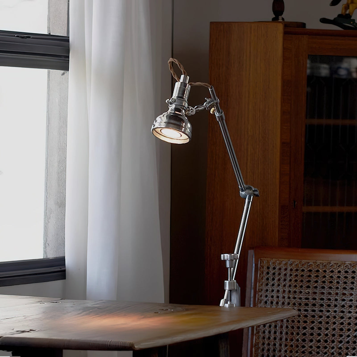 Lumina Articulated Table Lamp - Die-Cast Aluminum Precision Desk Lamp