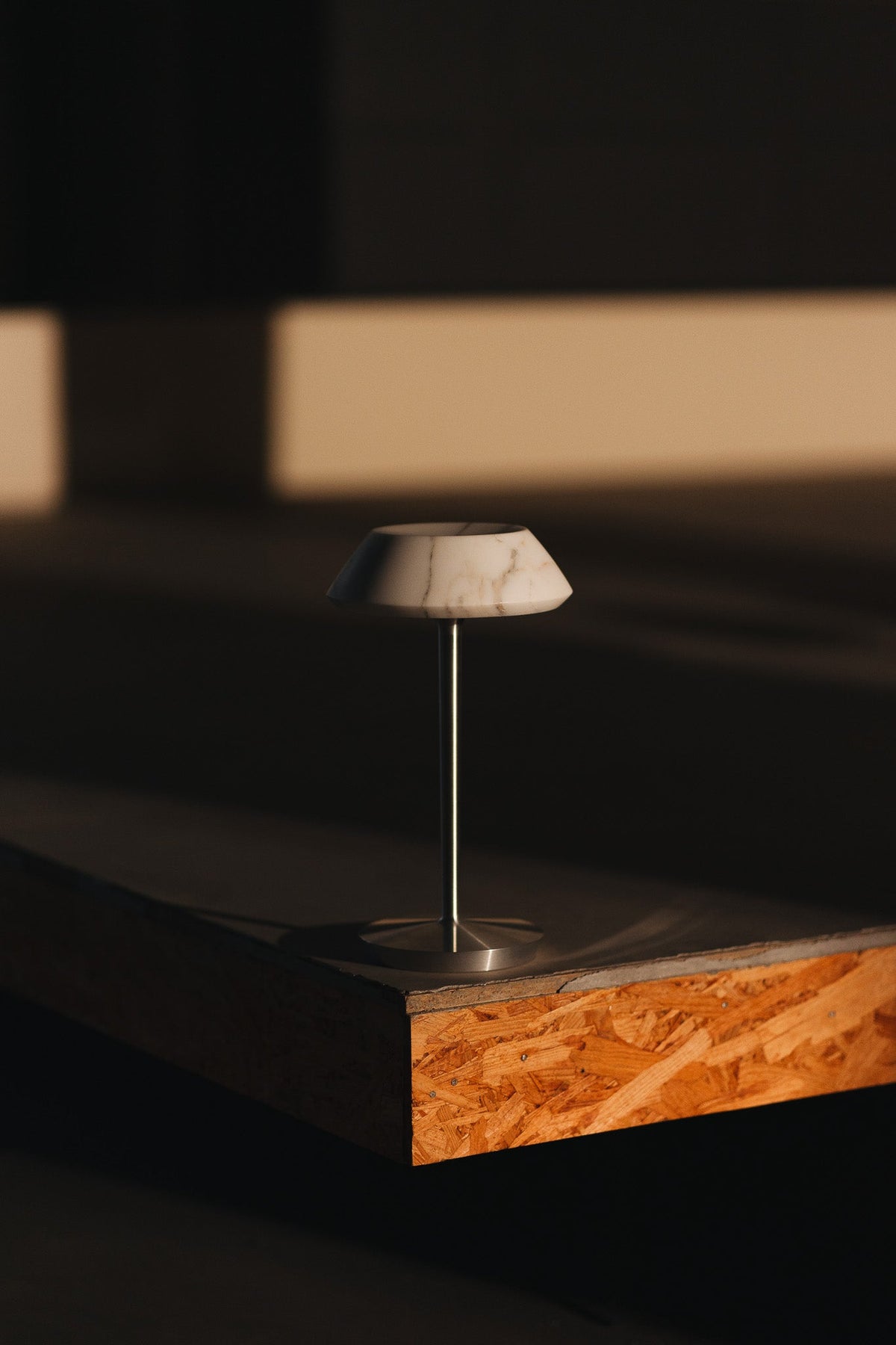 Mini Fiore Cordless Table Lamp - Rechargeable Marble & Aluminium Accent Light
