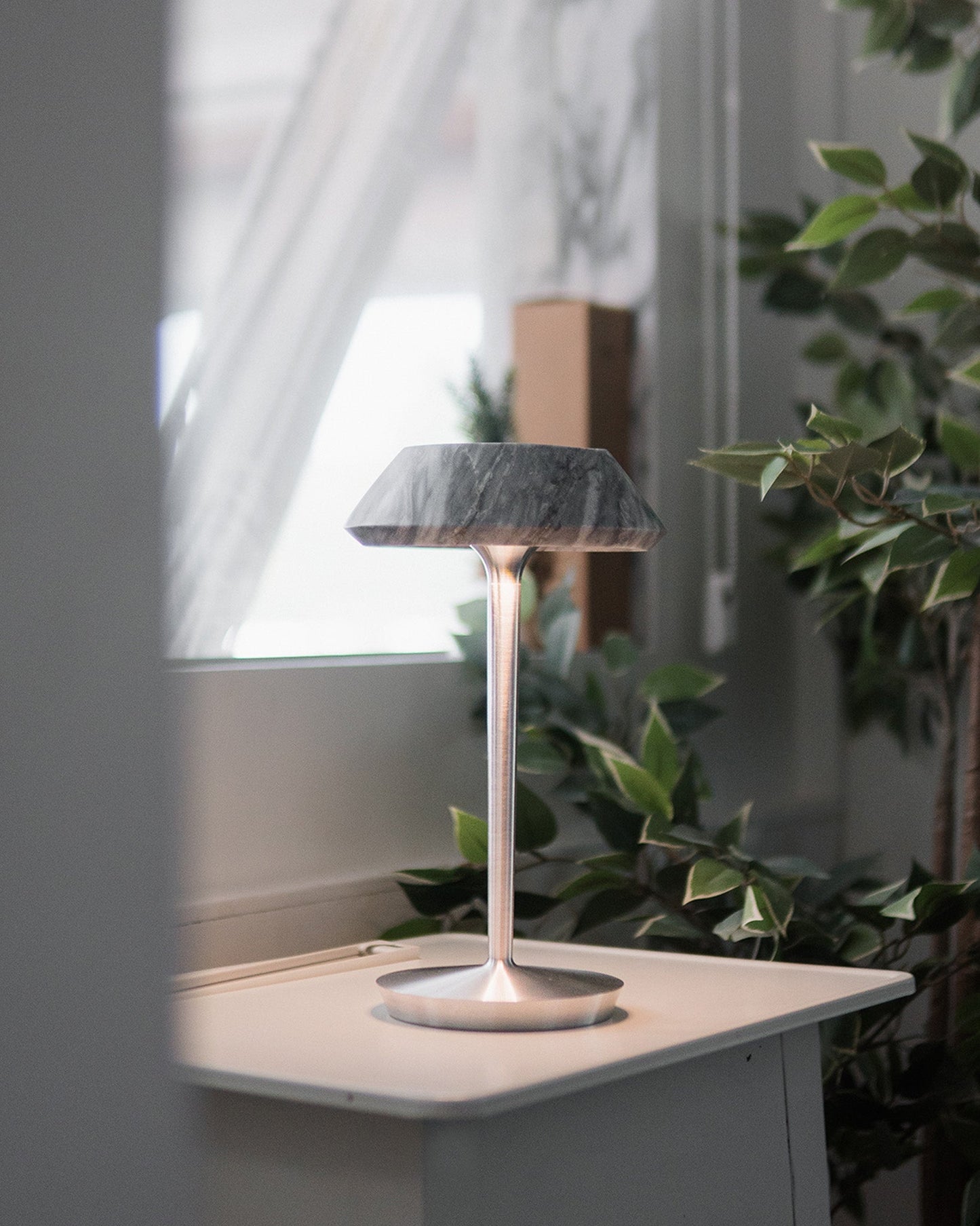 Mini Fiore Cordless Table Lamp - Rechargeable Marble & Aluminium Accent Light