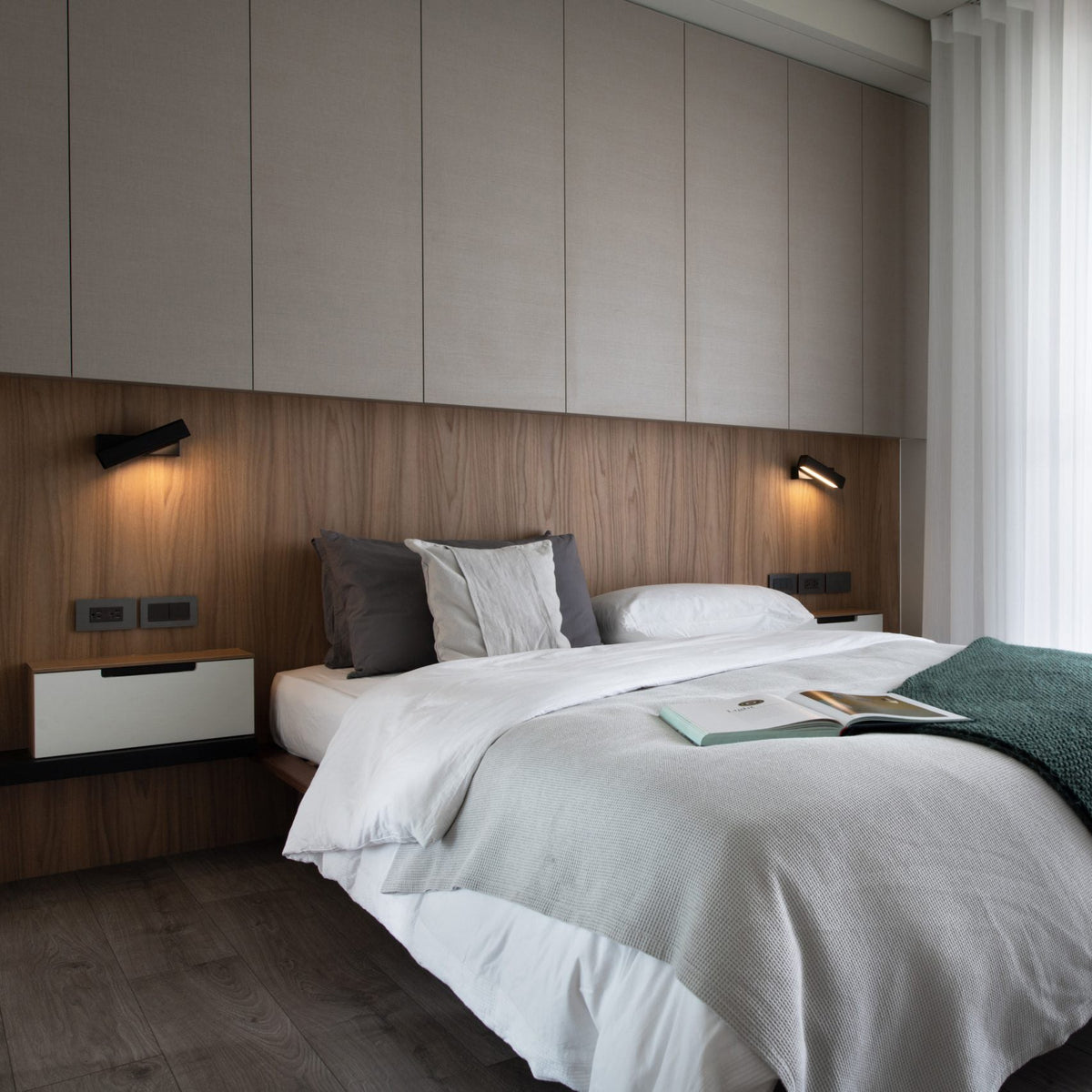 Pixel Rotating Wall Lamp - Modern Metal & Solid Wood LED Sconce