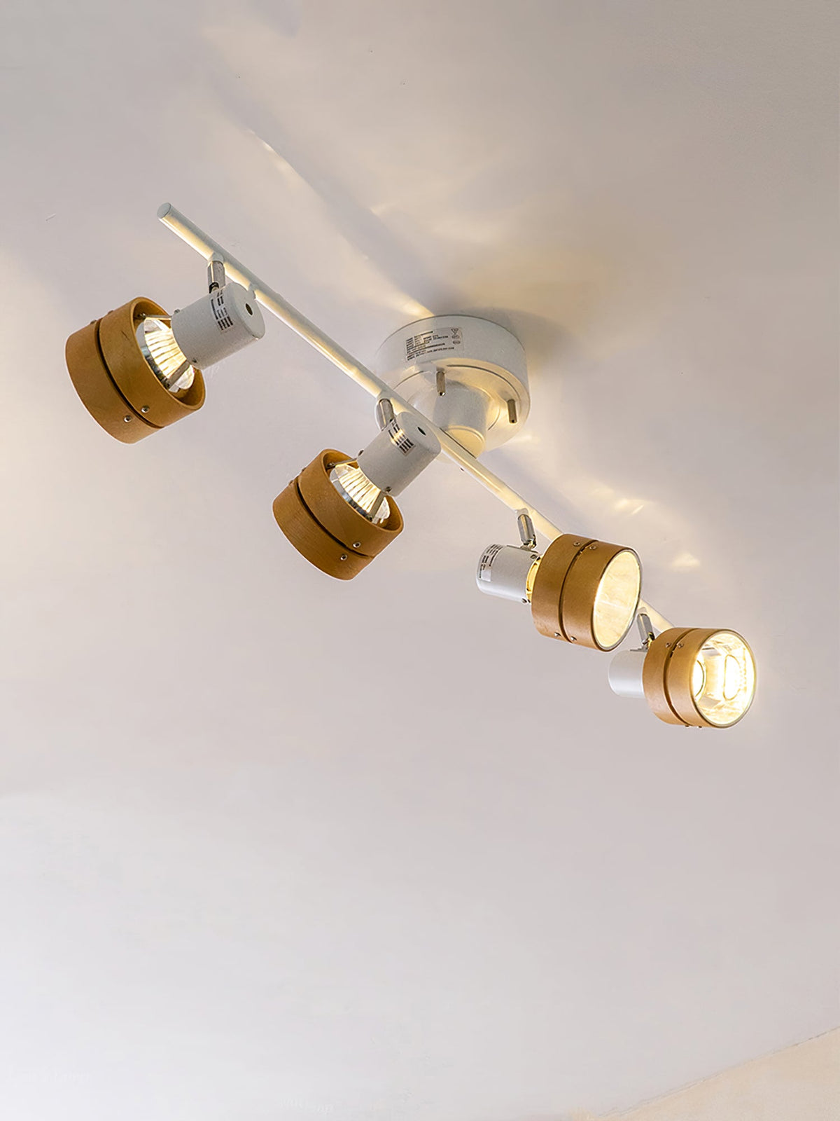 Nordic Cylindrical 4-Light Spotlight - 360° Adjustable Track Light