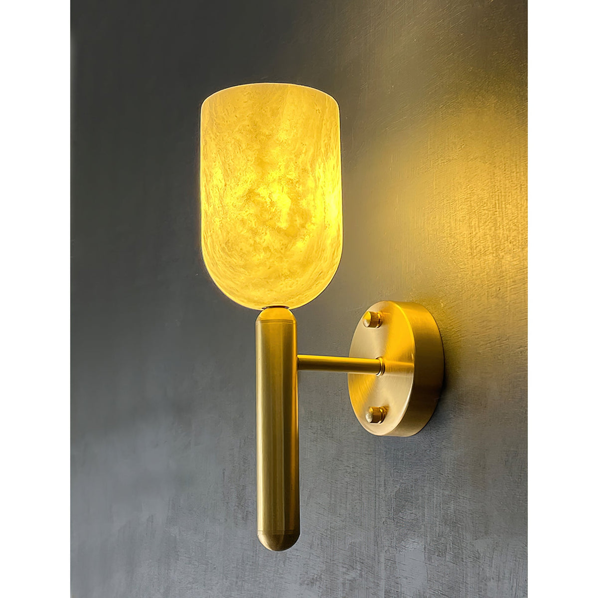 Omo Alabaster Wall Lamp - Translucent Natural Stone & Brass Wall Sconce