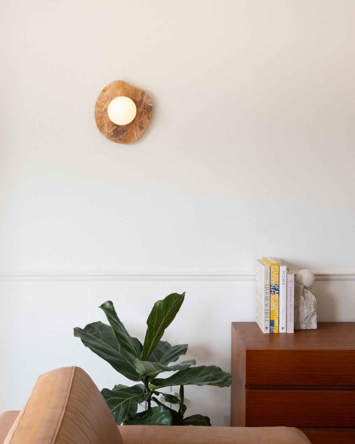 Onyx Nopal Wall Lamp - Translucent Natural Onyx & Opaline Glass Light