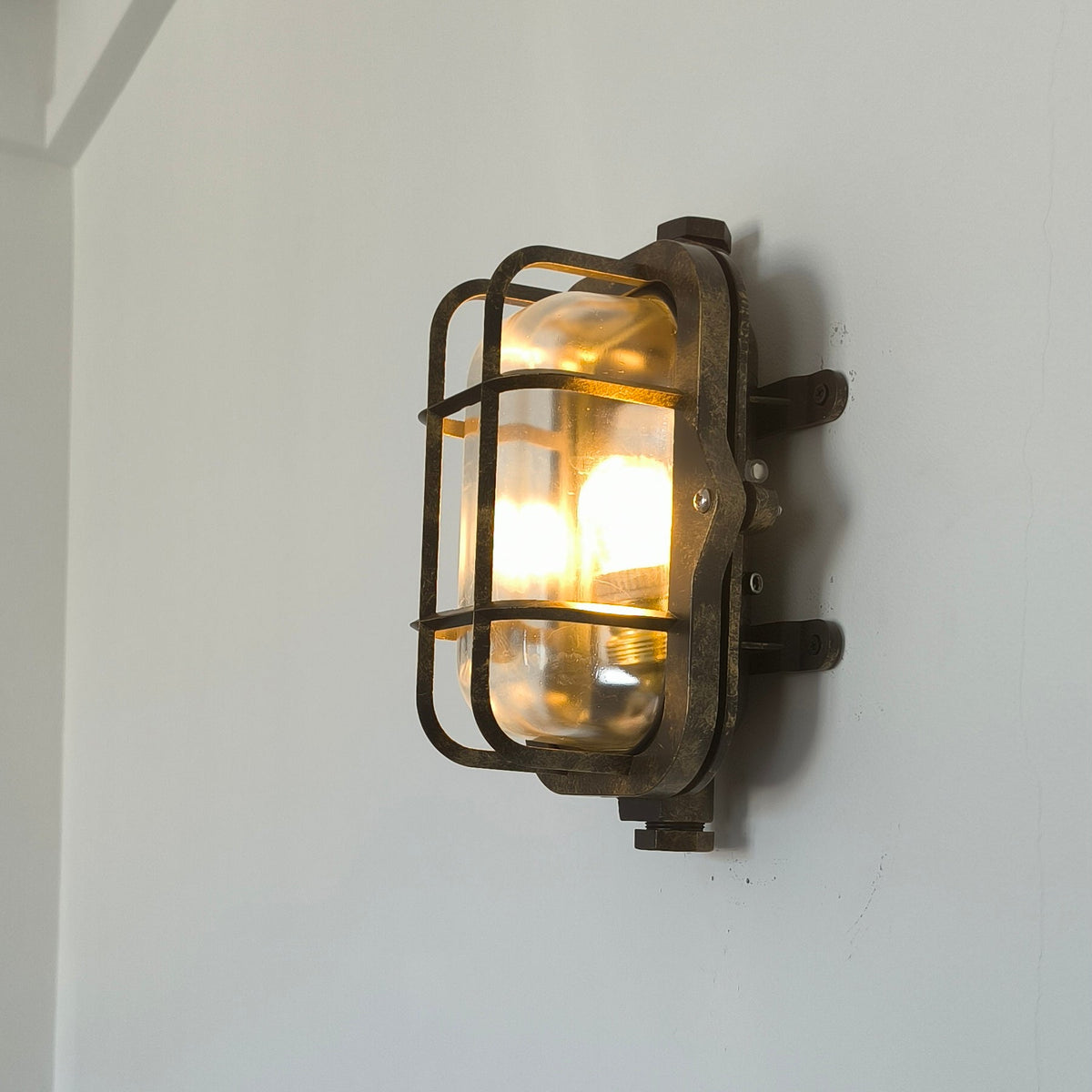 Hamilton Wall Light - Heavy-Duty IP54 Die-Cast Aluminum & Glass Indoor/Outdoor Wall Sconce
