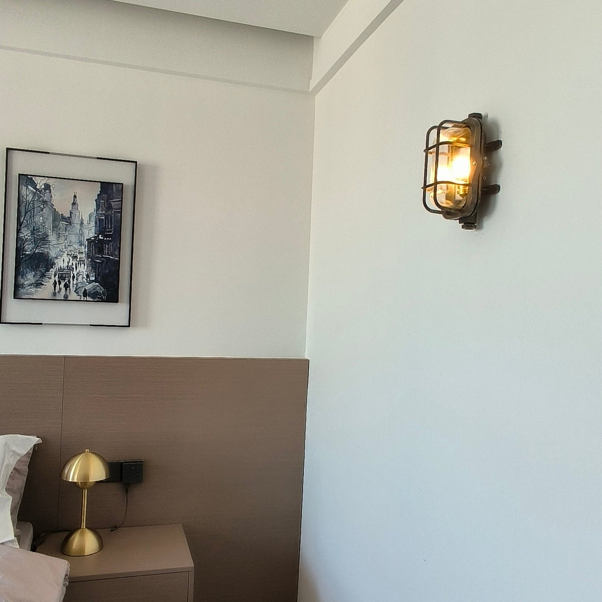 Hamilton Wall Light - Heavy-Duty IP54 Die-Cast Aluminum & Glass Indoor/Outdoor Wall Sconce