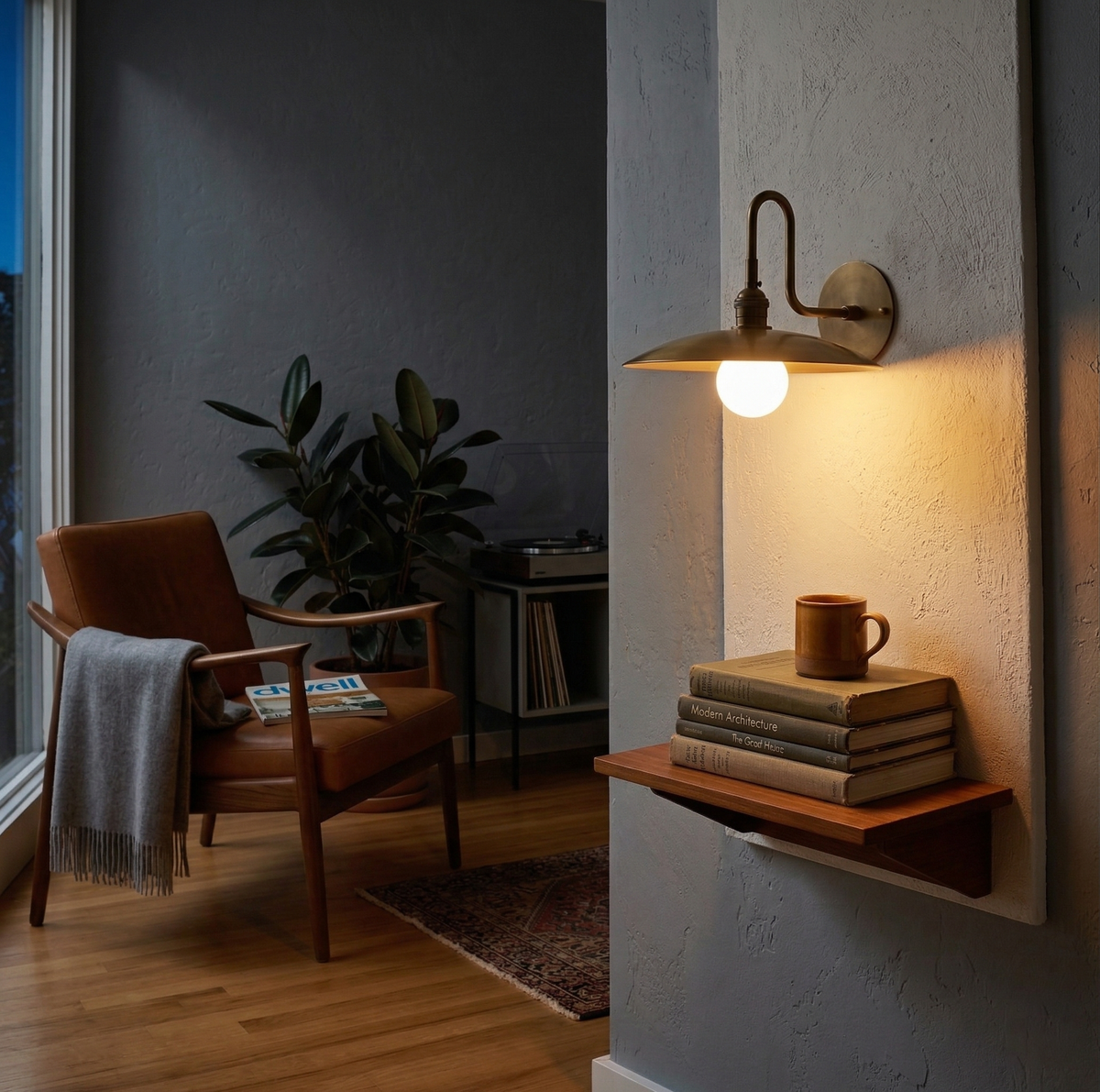 Cantina Wall Lamp – Parisian Modern Articulated Antique Brass Wall Sconce