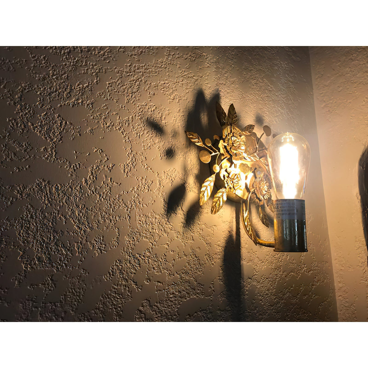 Paradiso Wall Lamp - Hand-Gilded Gold Leaf Floral Sconce