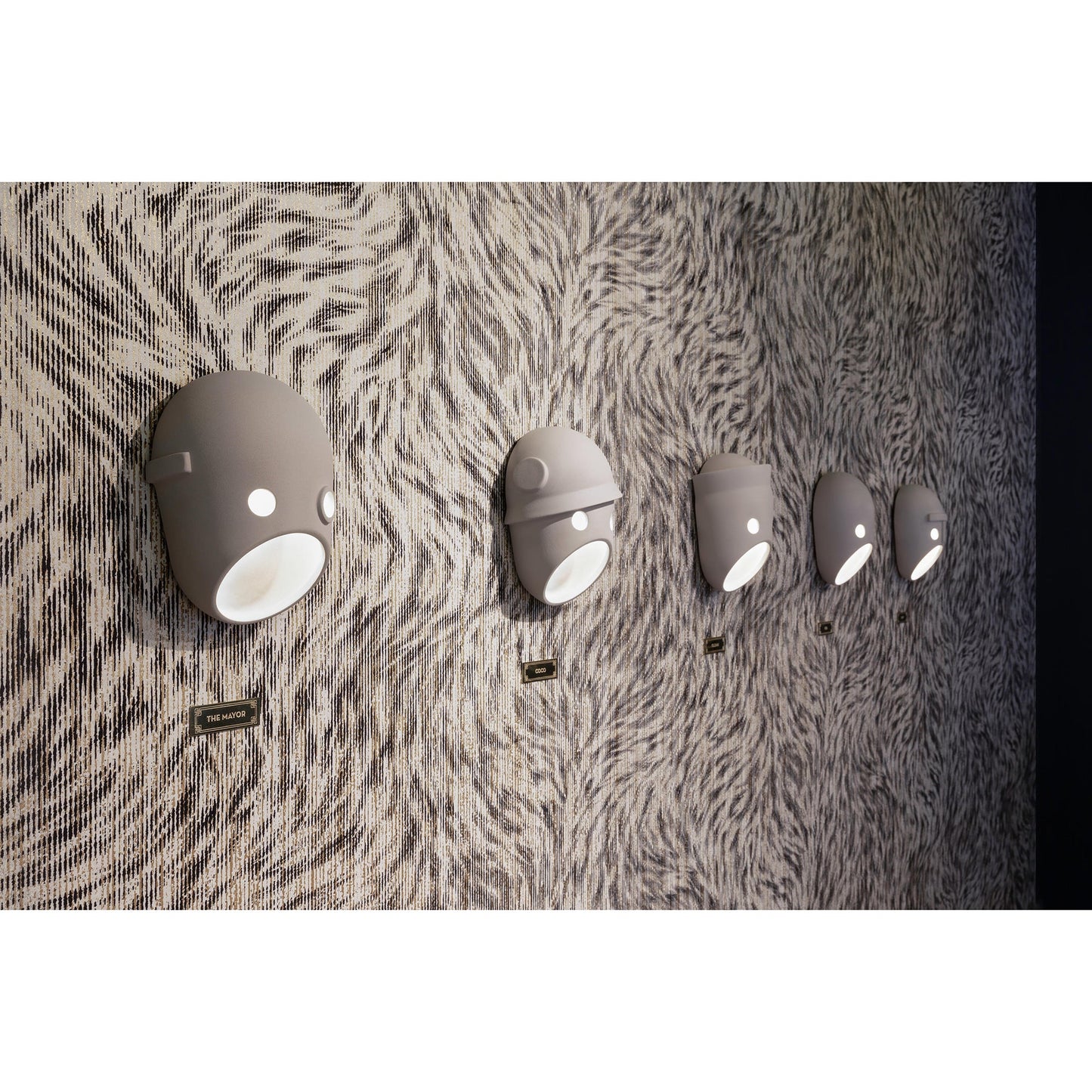 Party Wall Lamp - Surrealist Resin Face Sconce | Character Portrait Wall Light