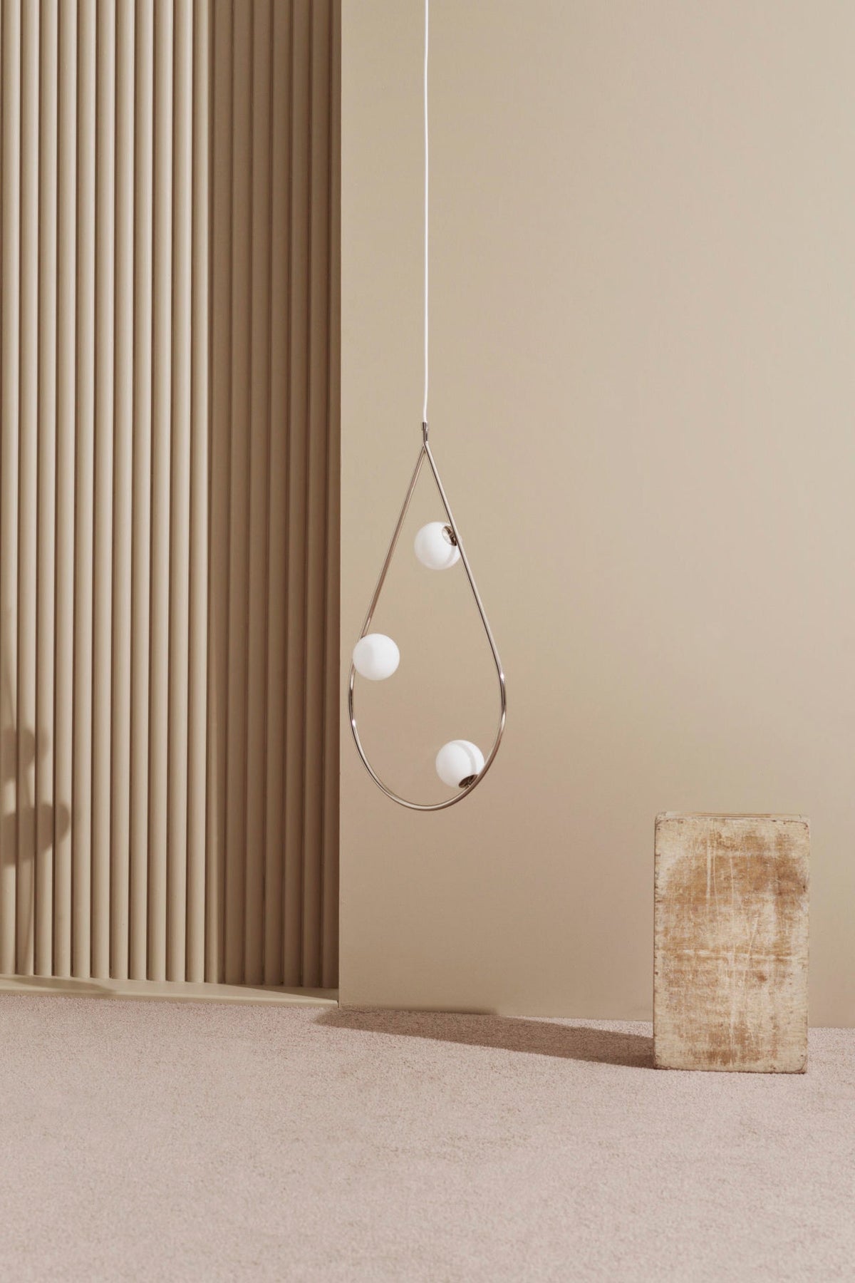 Pearls Pendant Lamp - Teardrop Brass Frame & Floating Glass Globes